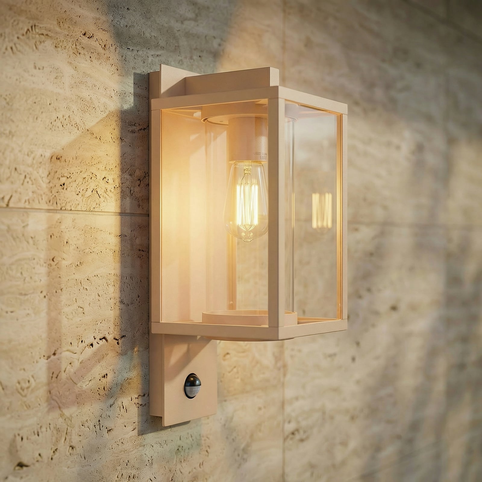 Applique d'extérieur Lucande Ferda, capteur, douille en bas, beige