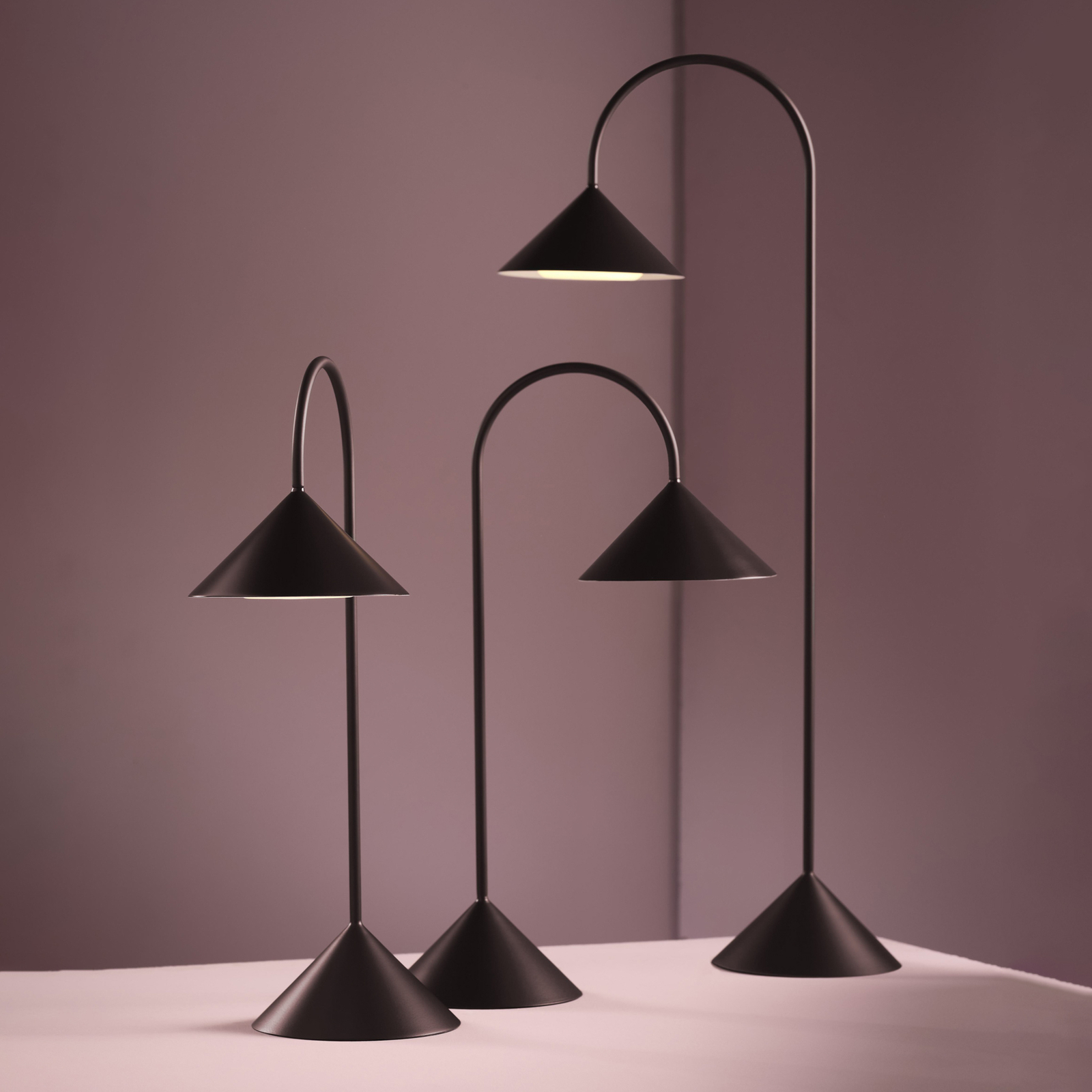 Grasp Portable Vloerlamp H72 Matt Beetroot - Frandsen