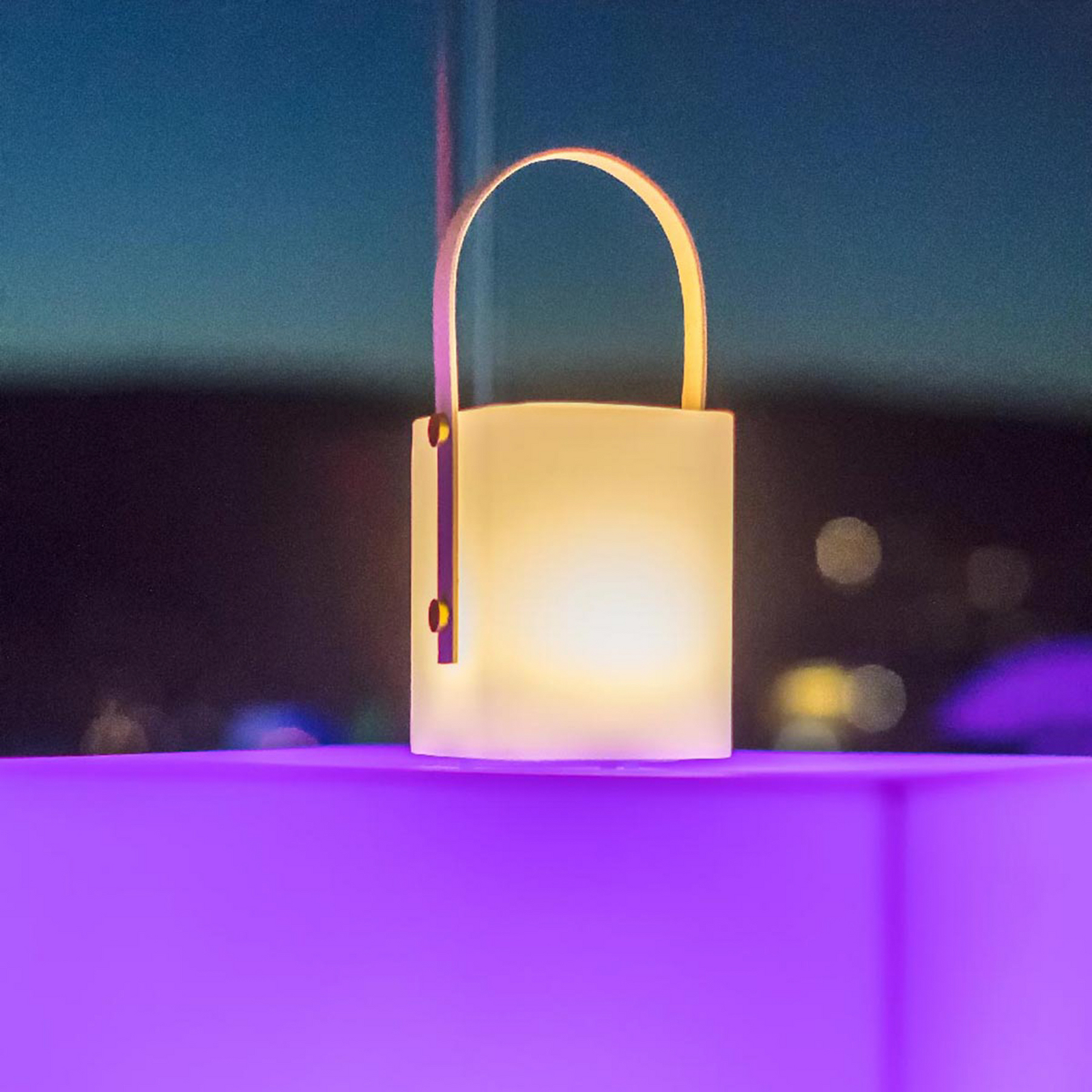 Lámpara de mesa LED recargable Tiky, blanca, altura 27 cm, bambú/plástico