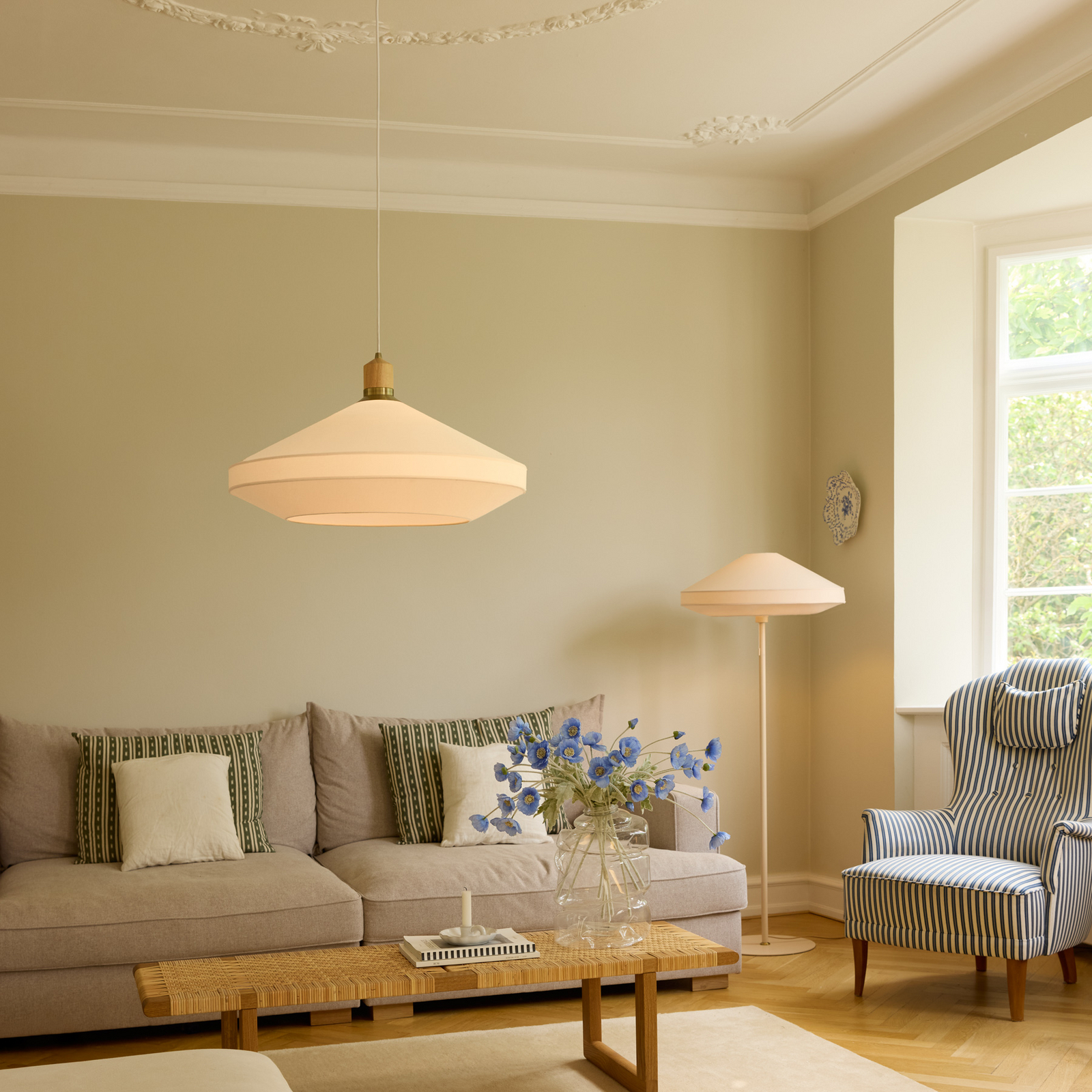 Paris-riippuvalaisin, kermanvärinen, halkaisija 72 cm, kangas, E27 - Halo Design