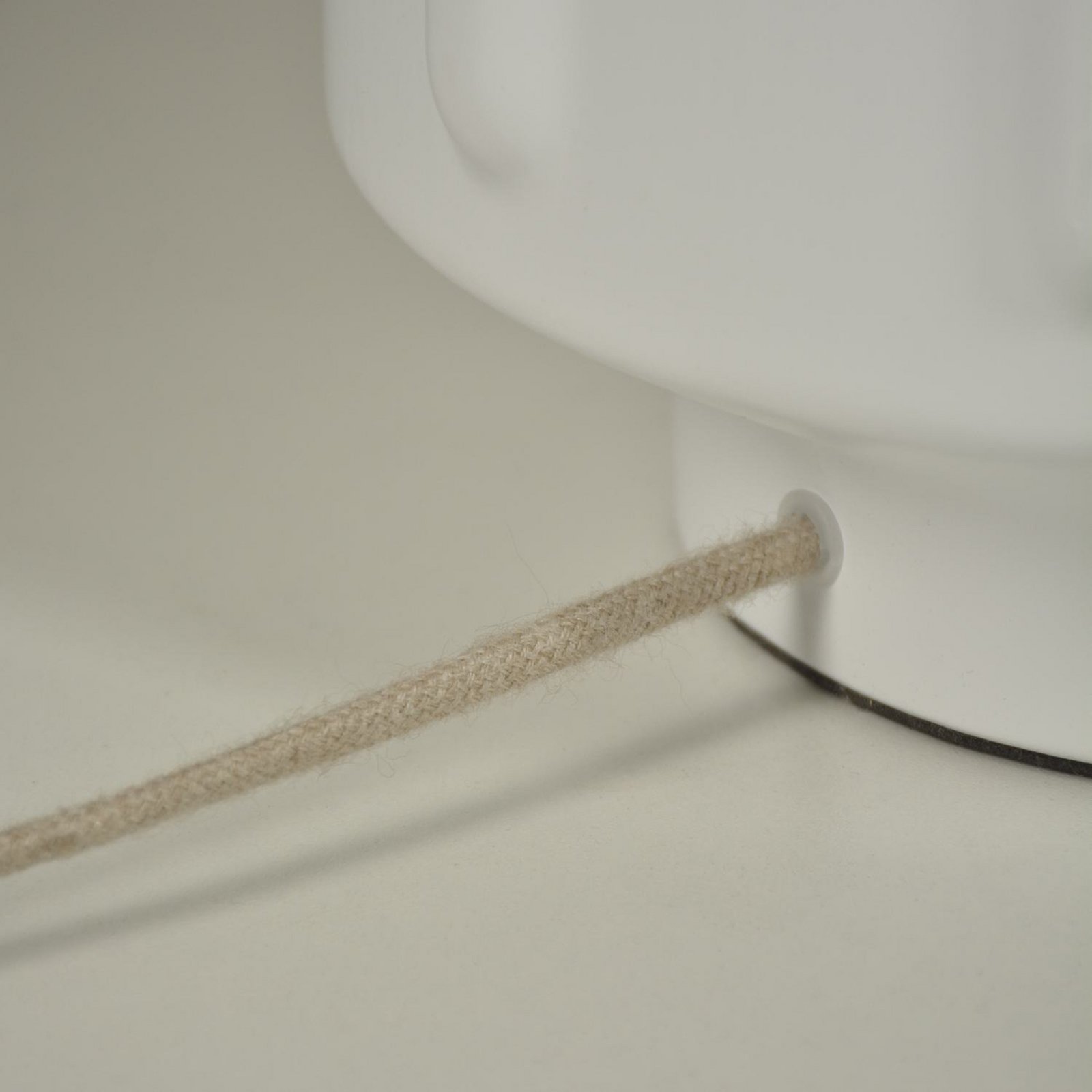 Jimmy Tischlampe weiß/beige Borte Höhe 83 cm - MARKET SET Jimmy Tischlampe weiß/beige Borte Höhe 83 cm - MARKET SET