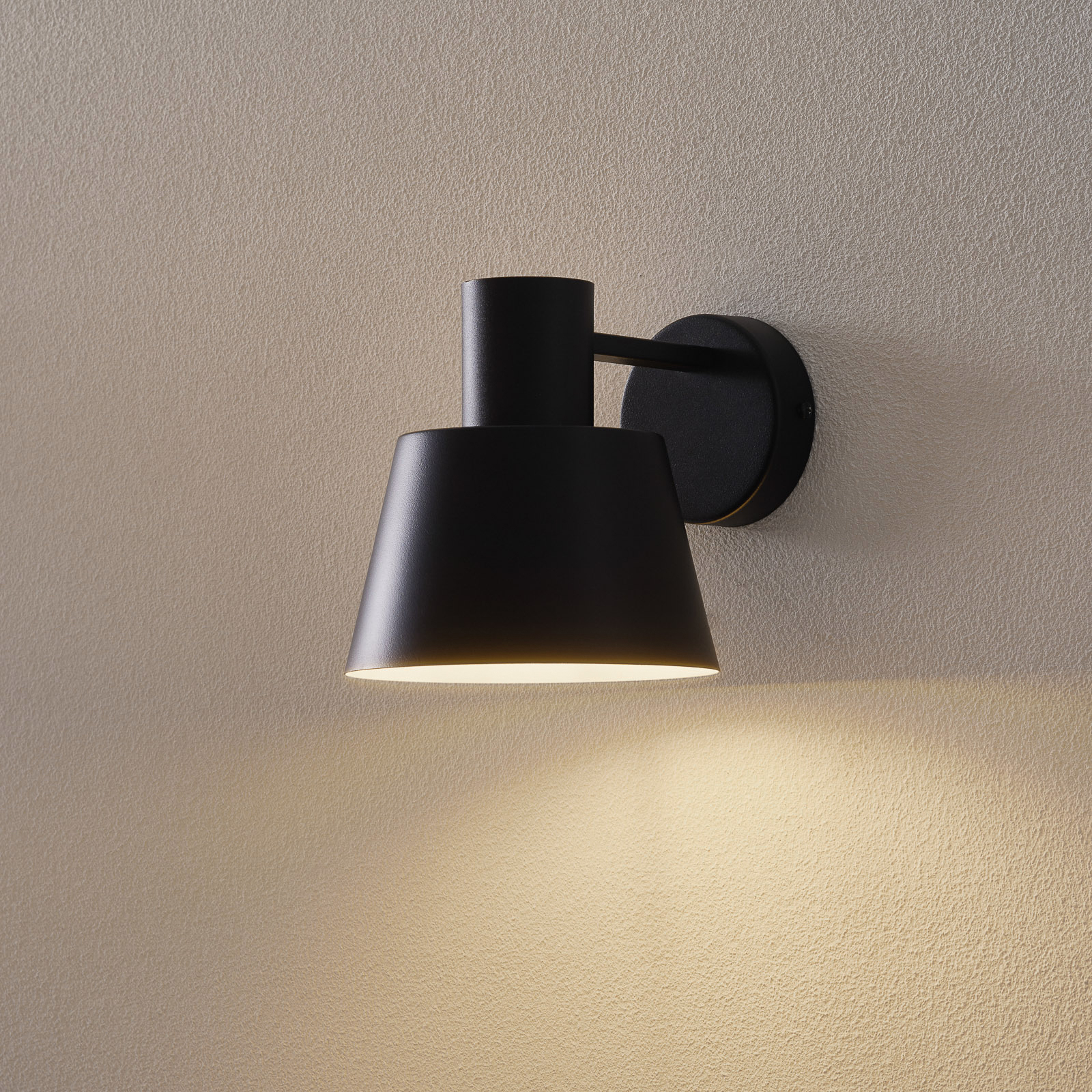 Vägglampa Dunka av metall, 1 lampa, svart