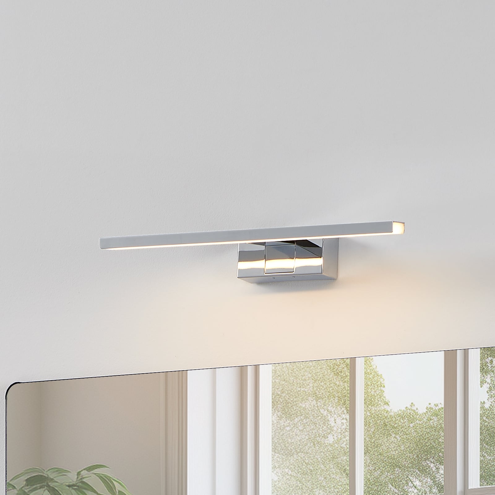 LED-Wandlampe Conettilla, chromfarben, Breite 40 cm IP44 CCT