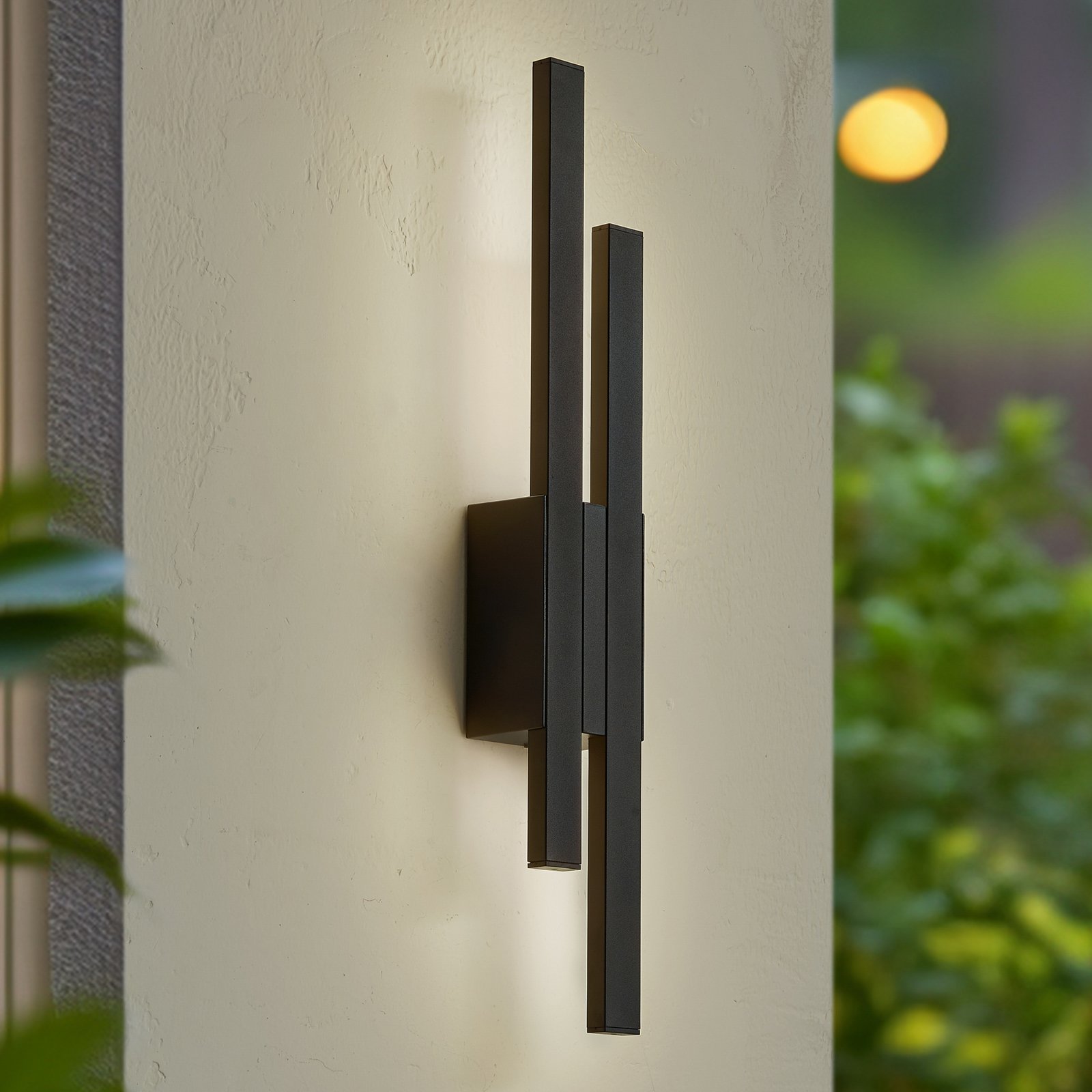 Lindby LED outdoor wall light Sakari, black, aluminium, 59 cm high