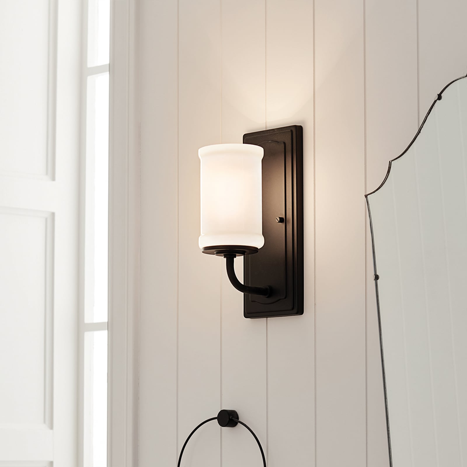 Lampa ścienna Vetivene, czarna, wysokość 31 cm, metal, IP44, G9-LED