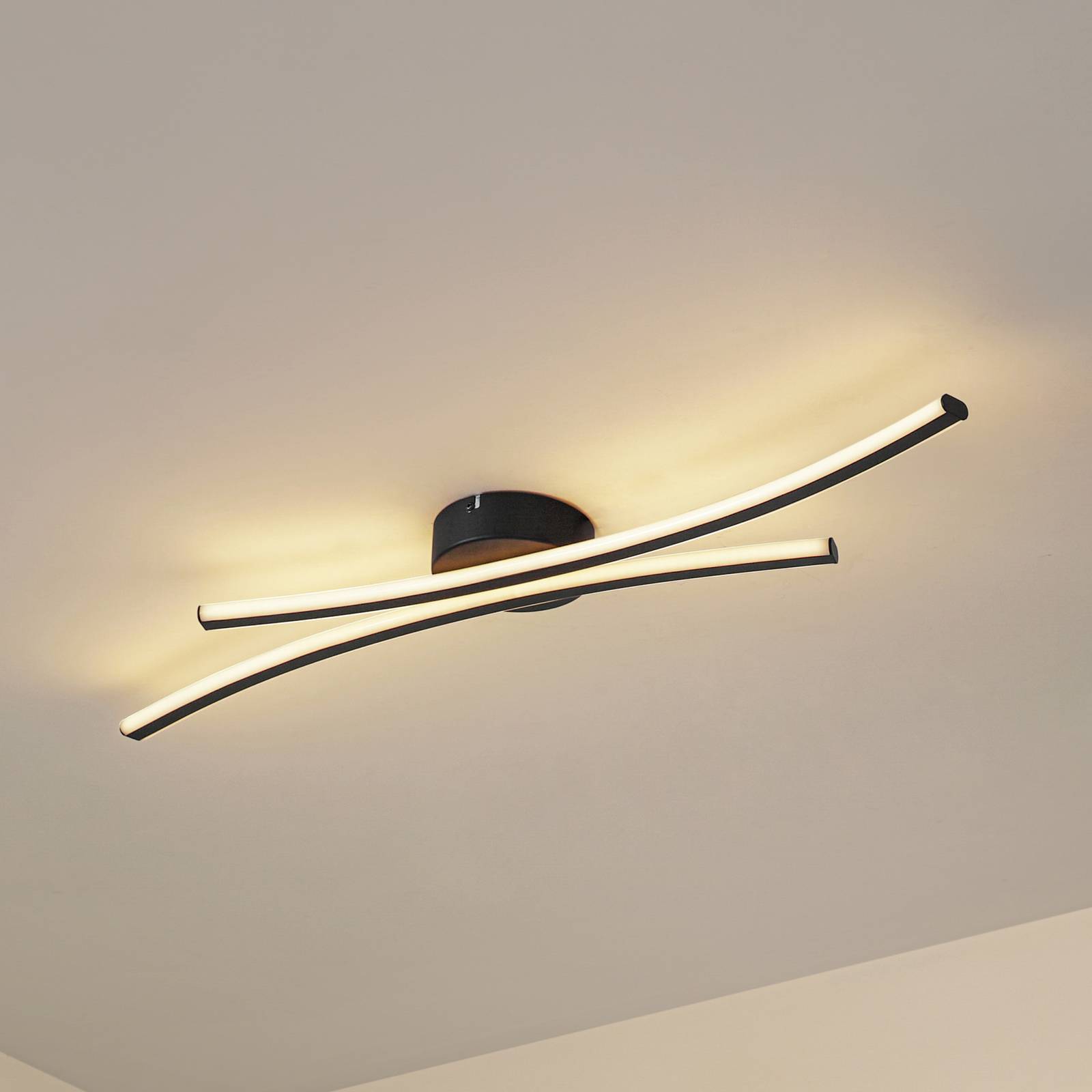 Lindby Lampa sufitowa LED Ravion, 90 cm, czarna, 3000 K