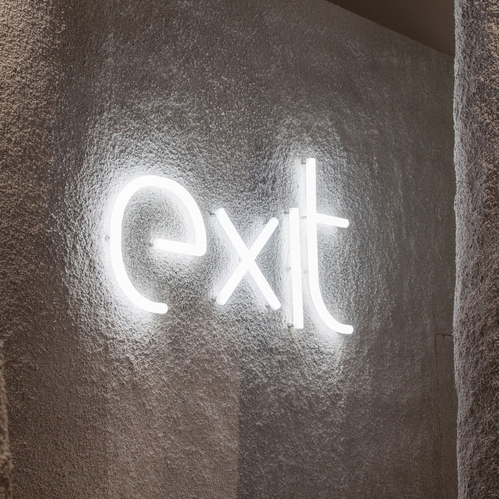 Artemide Alphabet of Light muur kleine letter k