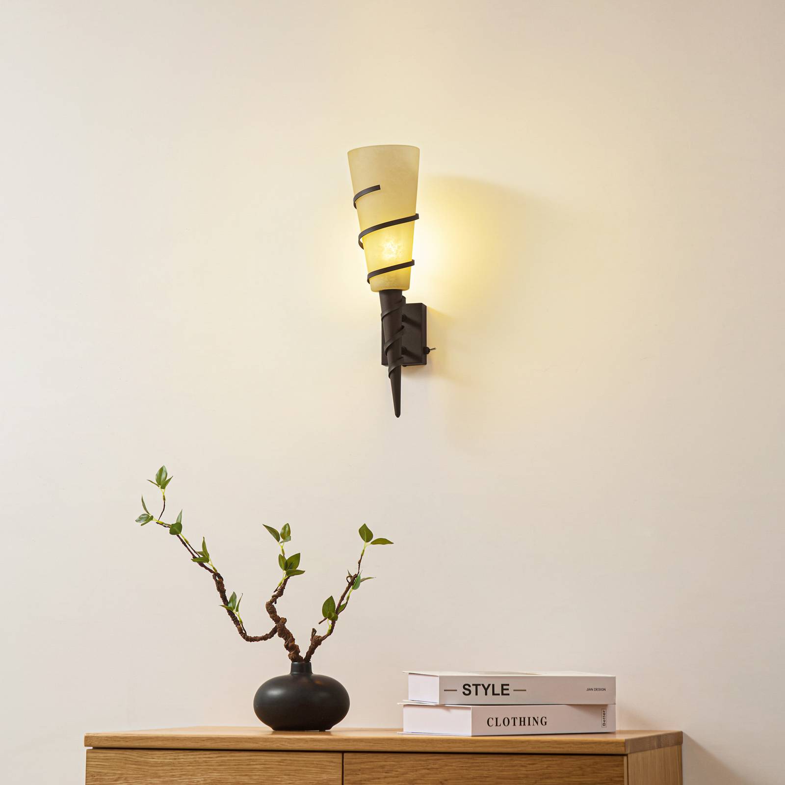 Lindby Wandleuchte Anouk, Höhe 44 cm, Glas, Metall, Fackel günstig online kaufen