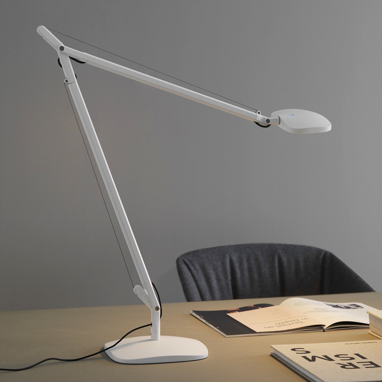 Innovativa lampada da tavolo LED Volee