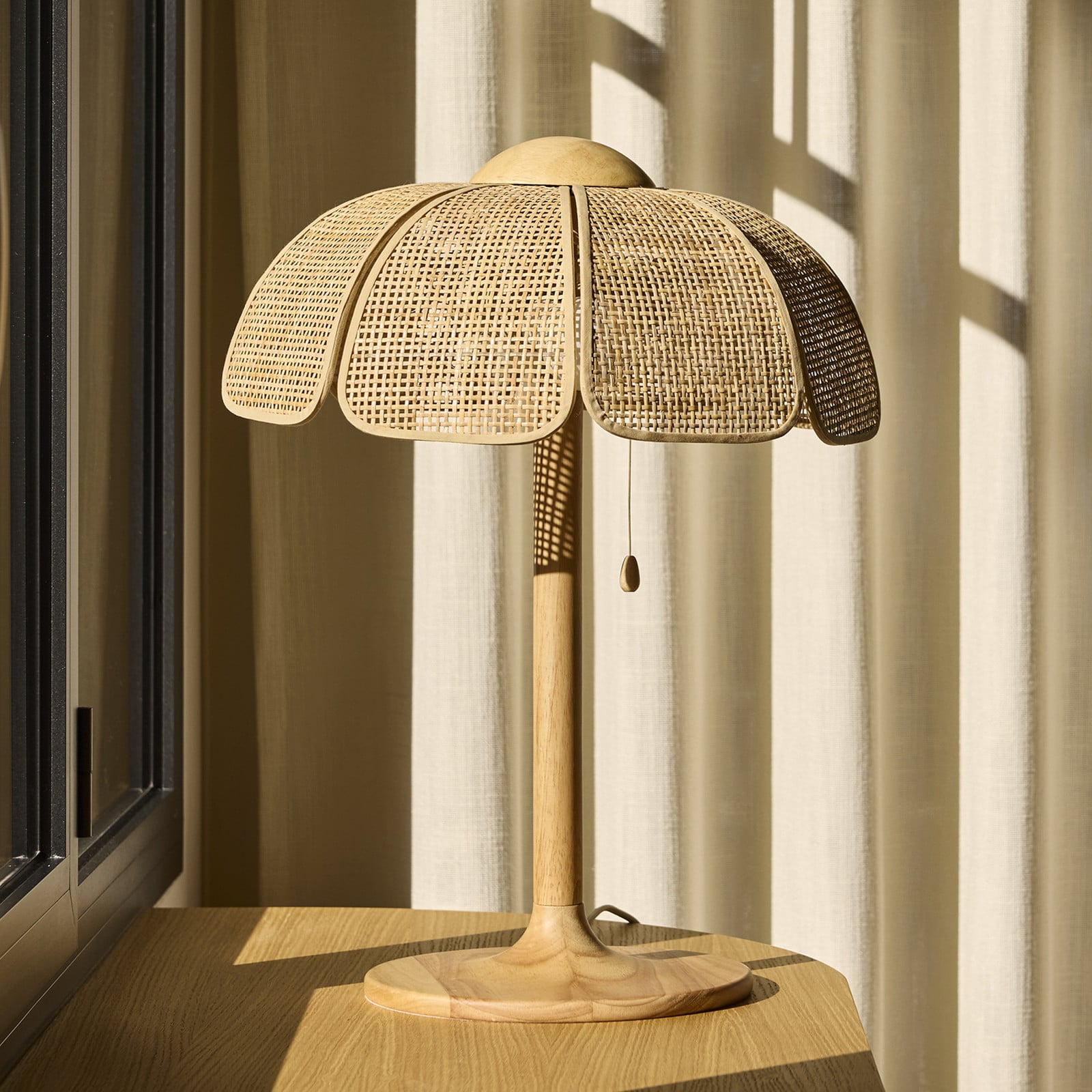 MARKET SET Lampă de masă Coquillage împletitură din trestie/lemn E27 - Camera de zi / sufragerie - Design - Lemn deschis la culoare