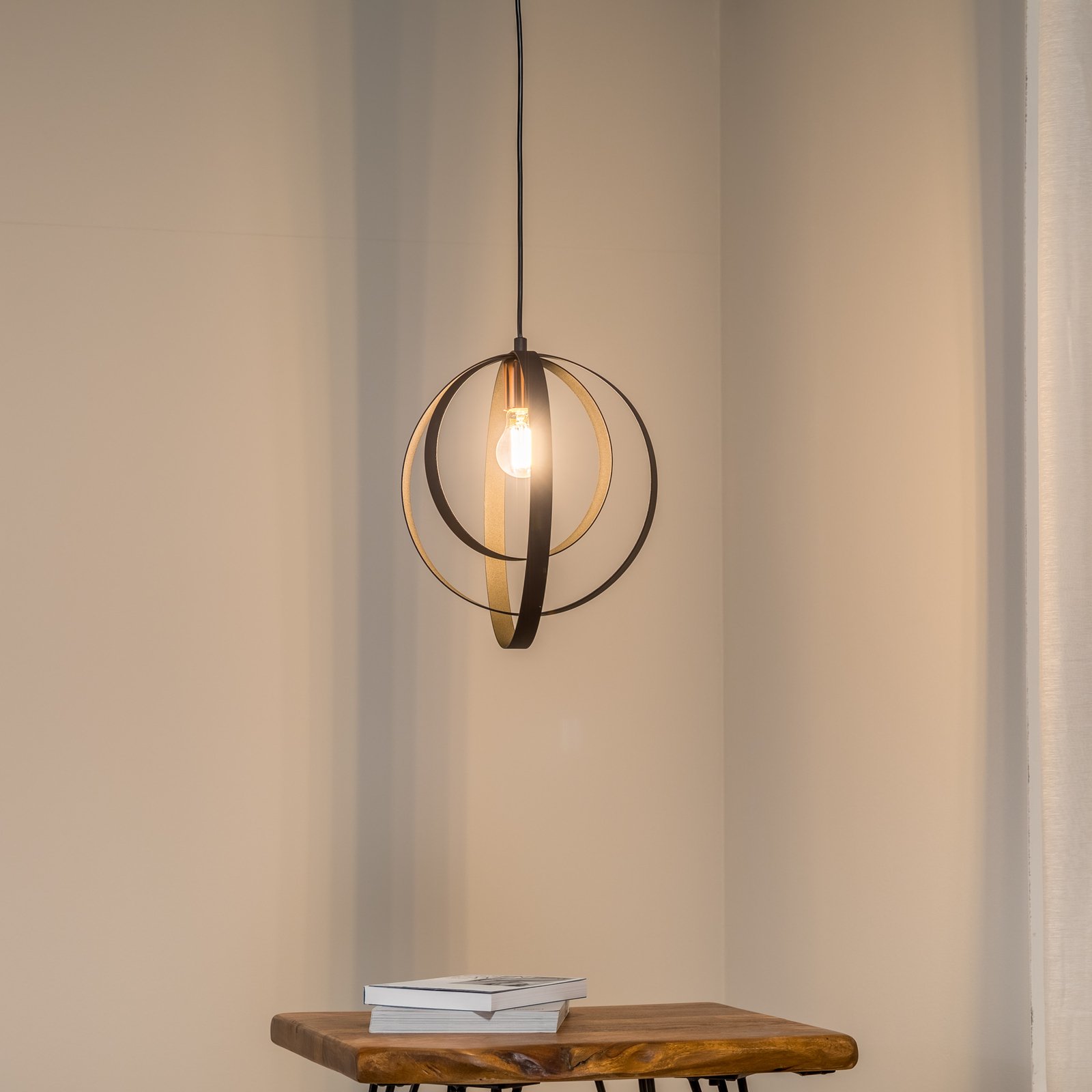 Hanglamp Vaveyla 446-S met drie zwarte ringen