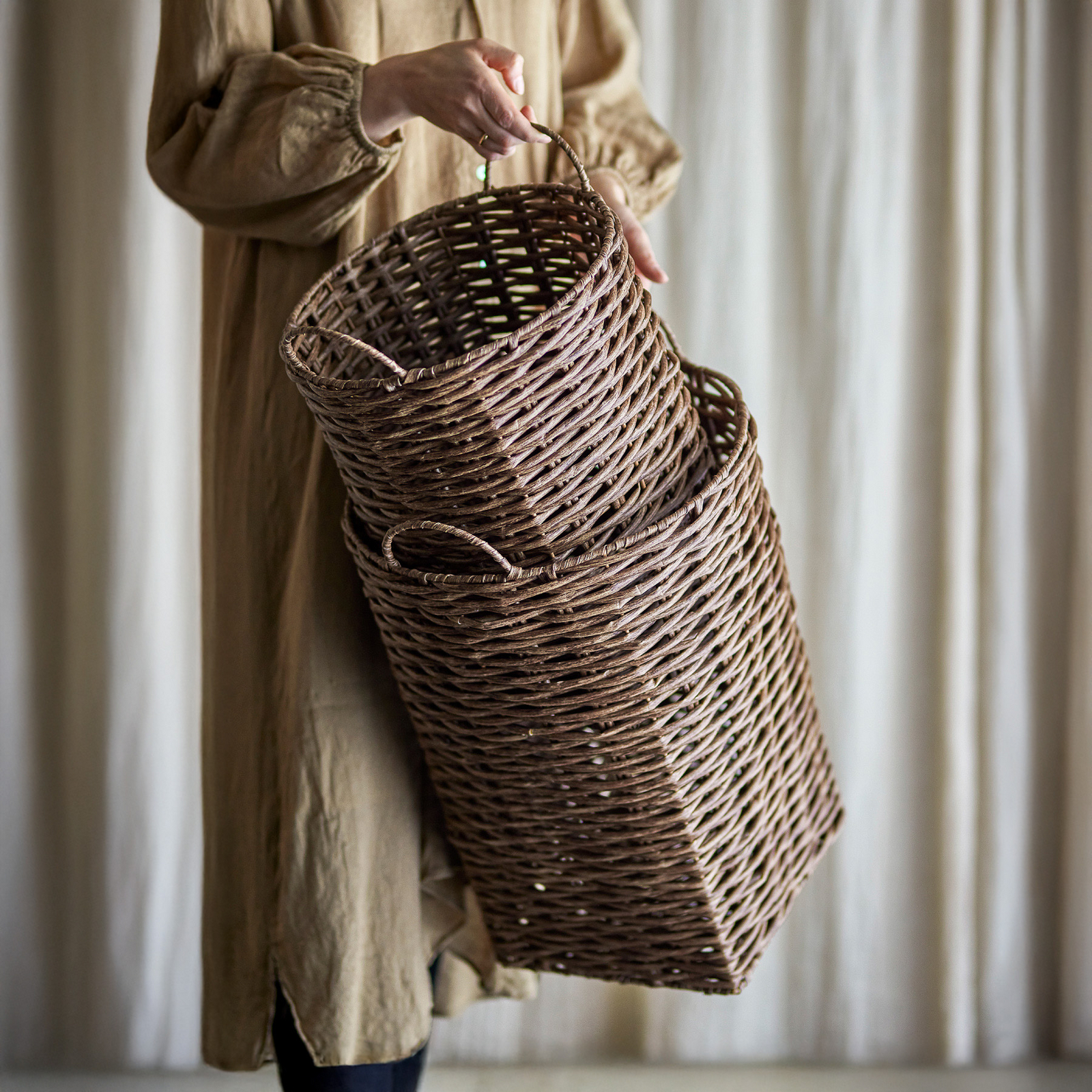 Panier Cestina, marron, lot de 2, 55 cm, polyrotin - Bloomingville