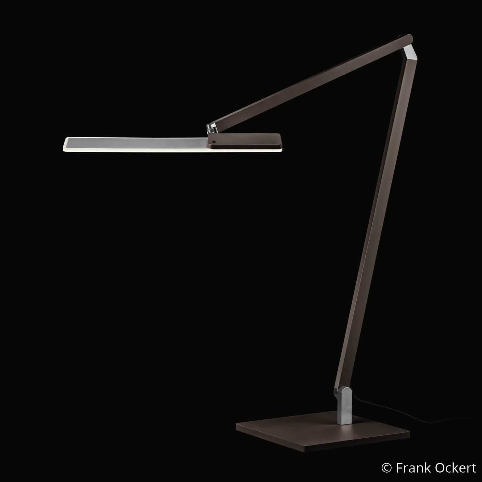 Nimbus Roxxane Office LED-bordlampe 940 bronse