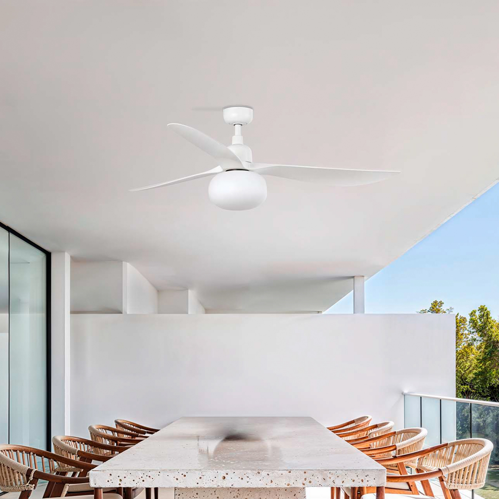 Ventilateur de plafond avec éclairage Outwood, blanc, courant continu,