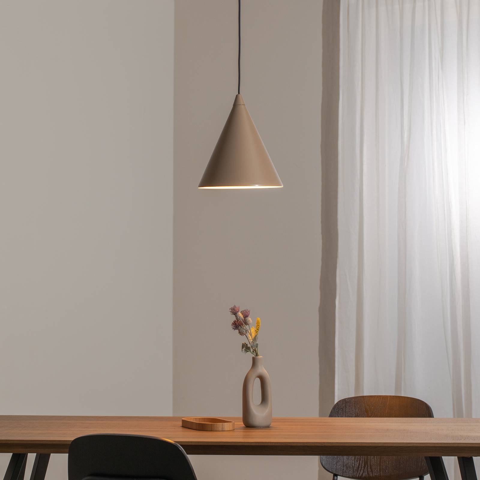 Lampa wisząca Shape, beżowy, metal, stożek, 1-punktowa, E27