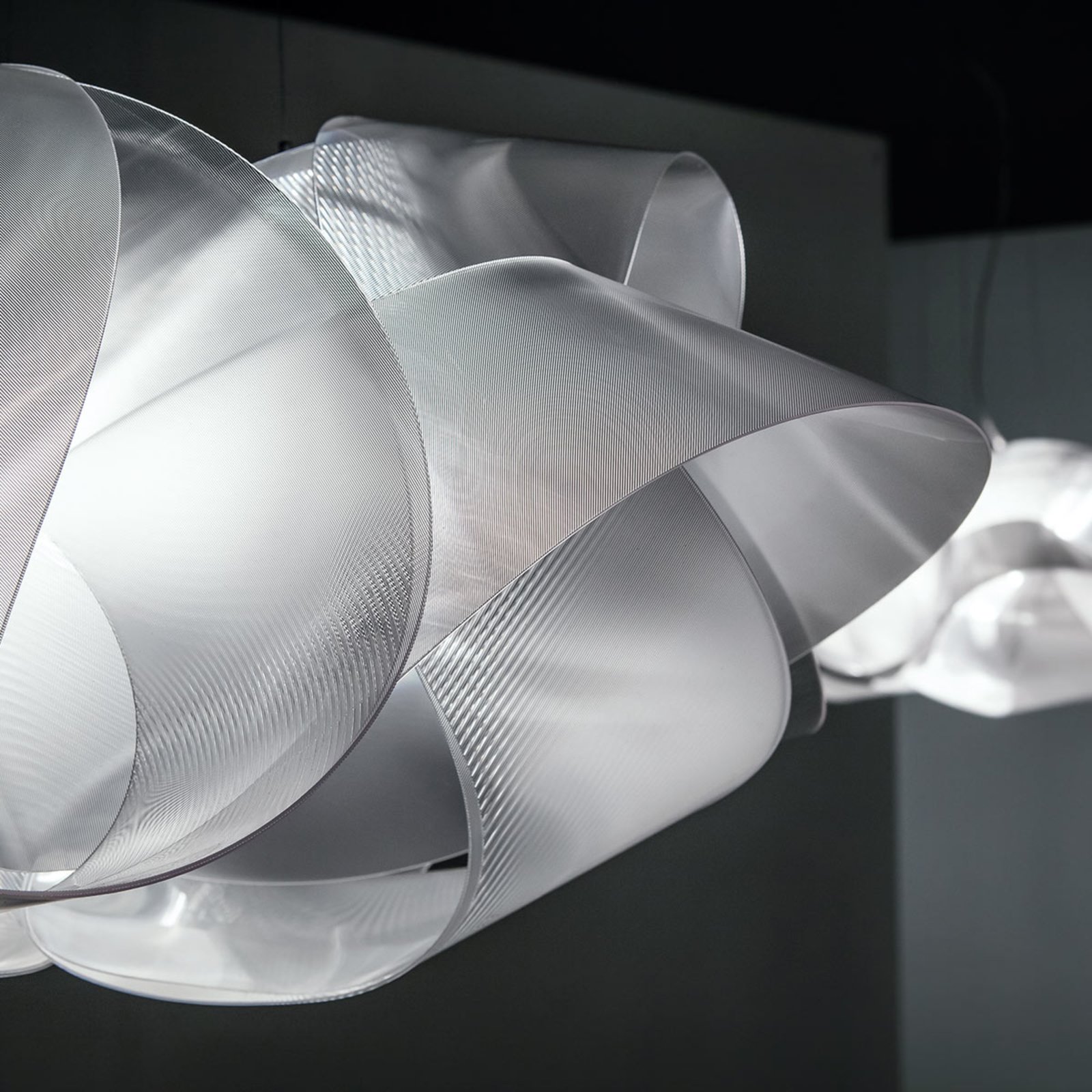 Slamp Fabula designpendellampe, klar | Lampegiganten.no Slamp Fabula designpendellampe, klar | Lampegiganten.no