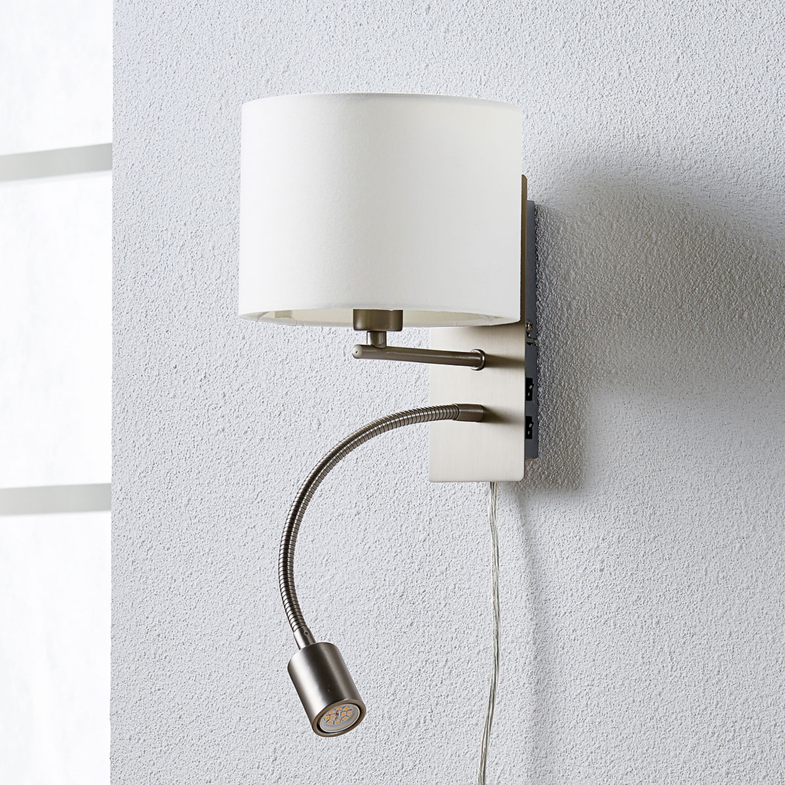 Florens textilvägglampa med LED läslampa | Lamp24.se Florens textilvägglampa med LED läslampa | Lamp24.se