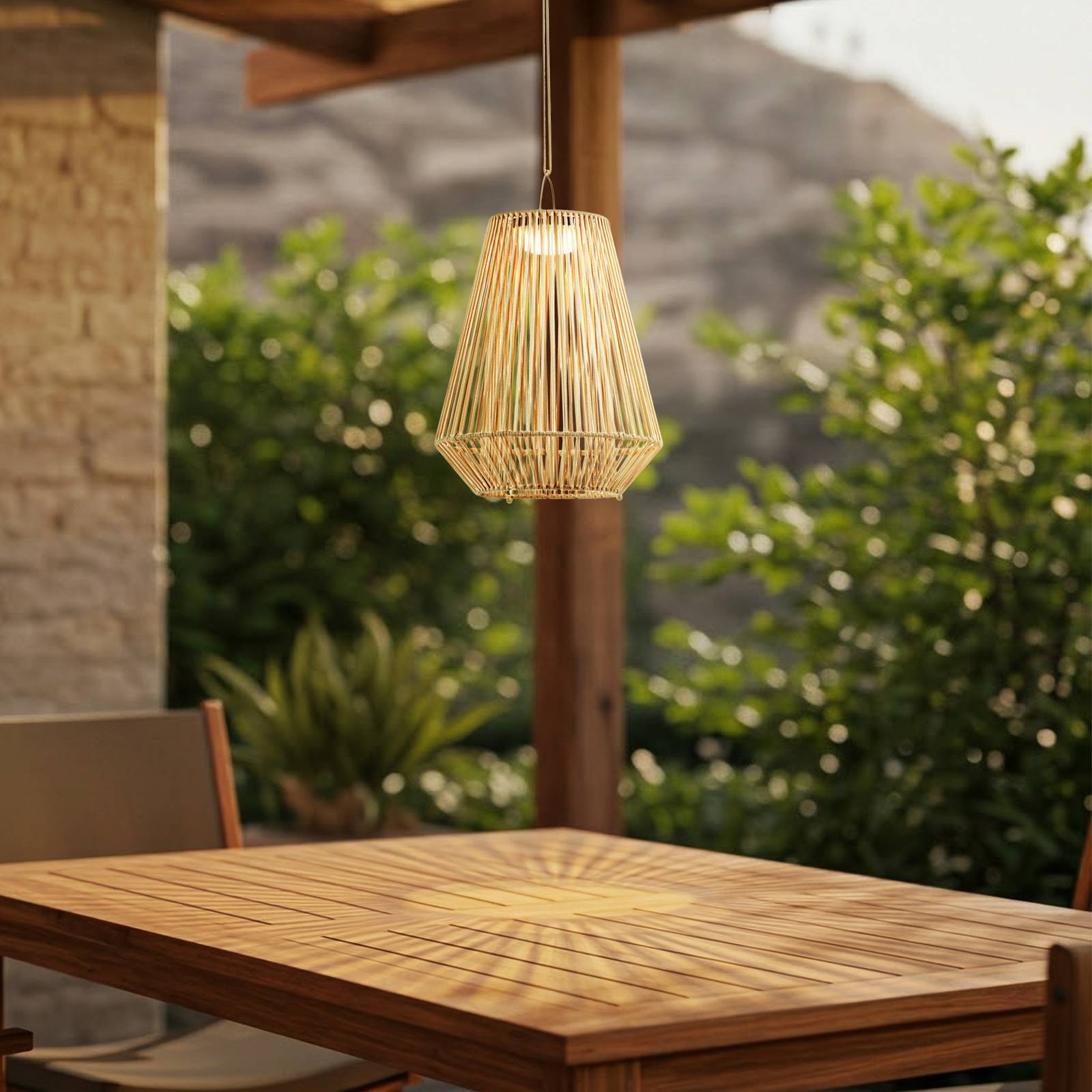 Lindby LED-Solarhängelampe Austas, beige, Ø 32 cm, USB, IP54 günstig online kaufen