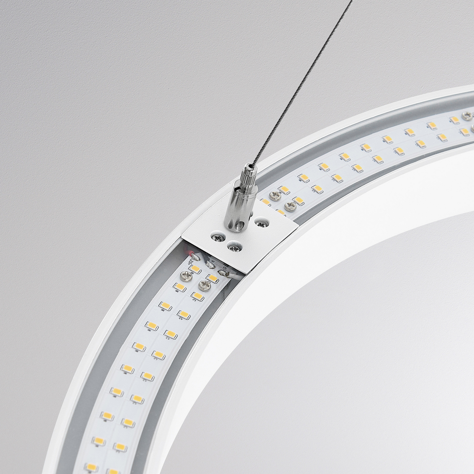 LED-riippvalgusti PERFORA PRO M, Ø 66 cm, valge, DALI üles/alla, CCT