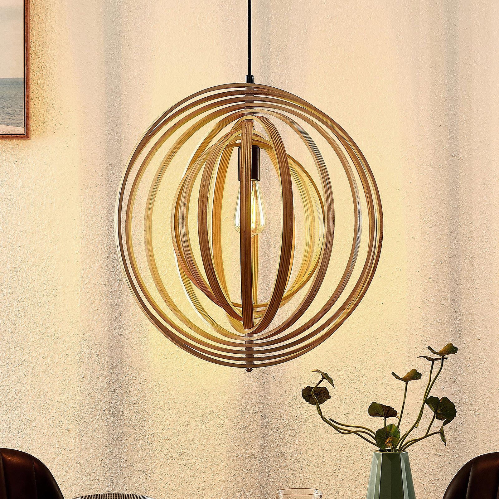 Lindby Tiagon függő lámpa, rétegeltfa-gyűrűk natúr