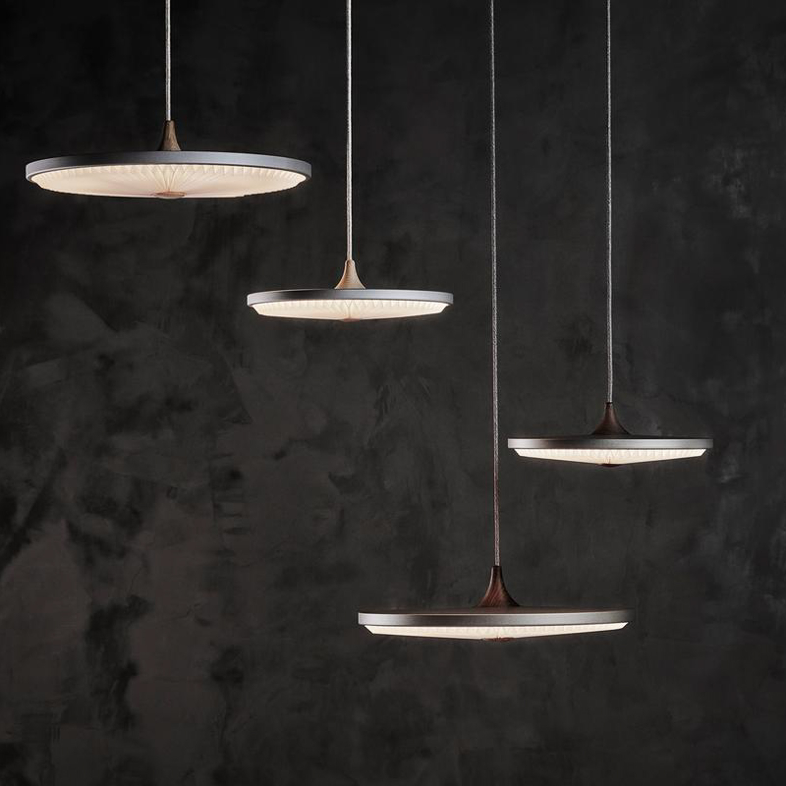 LE KLINT Soleil lampa wisząca LED papierowa ściemniana