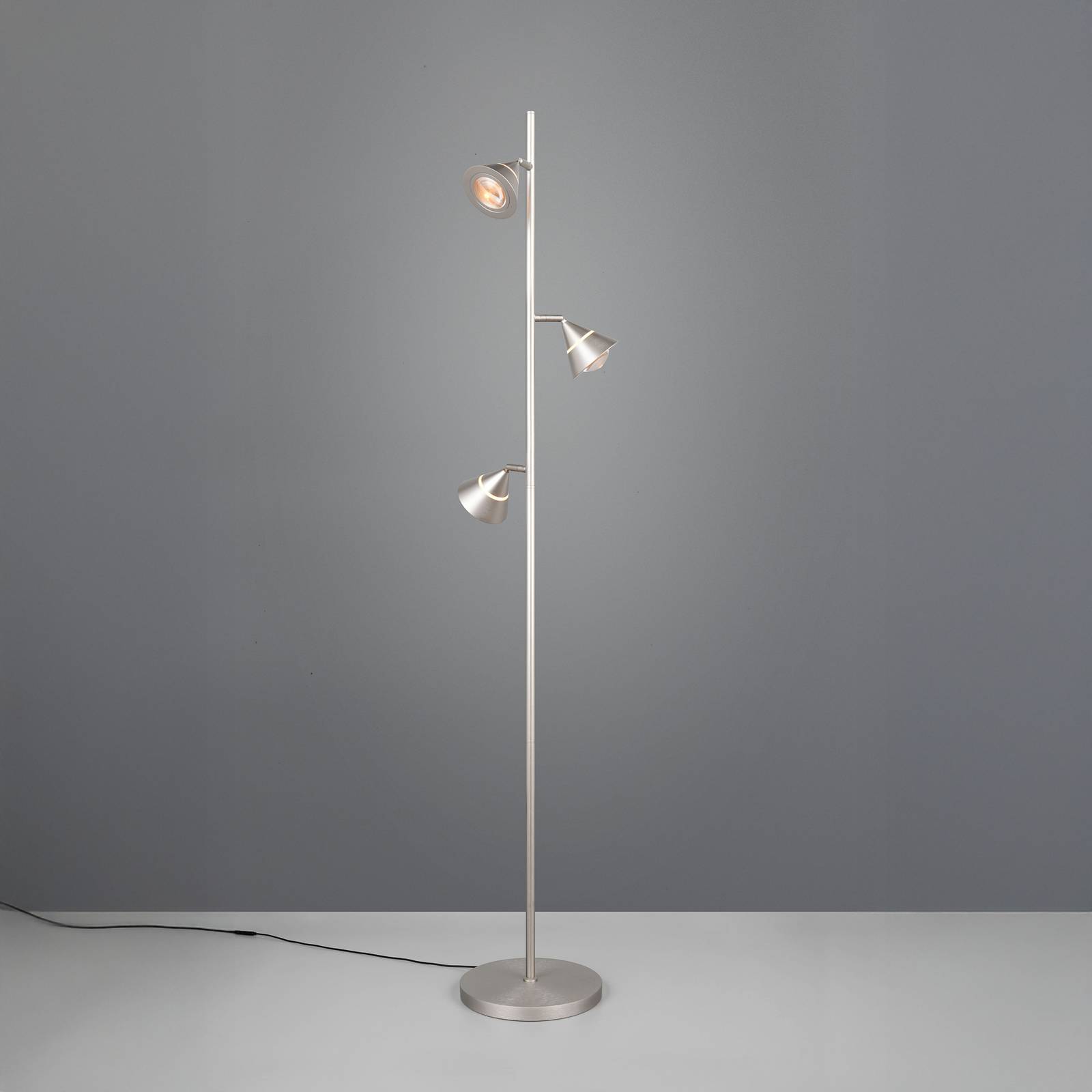 Trio Lighting LED stojací lampa Romeo, výška 150 cm, niklovaný kov, 3 ramena.