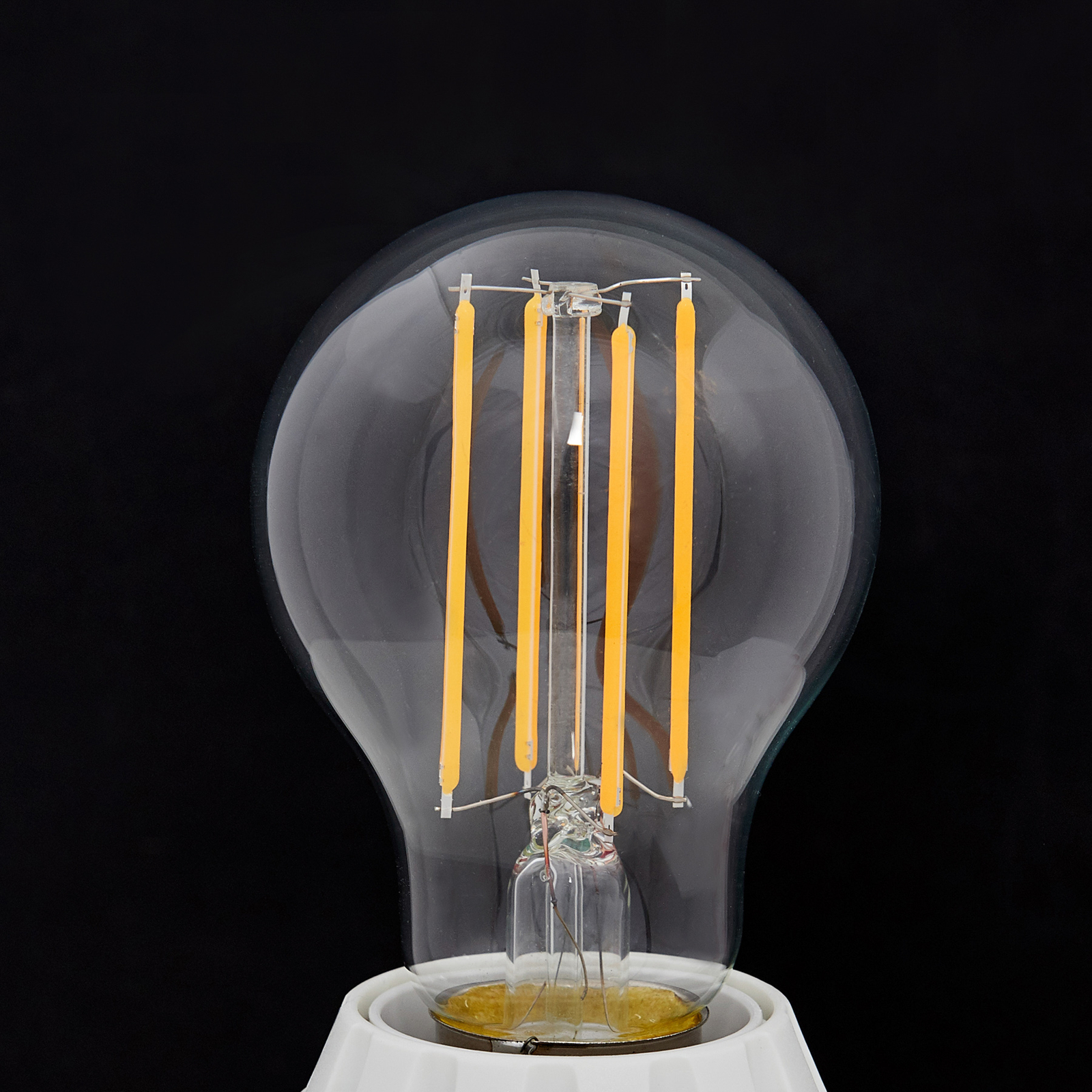 E27 filament LED bulb 7W 806lm 2,700K clear 3-pack