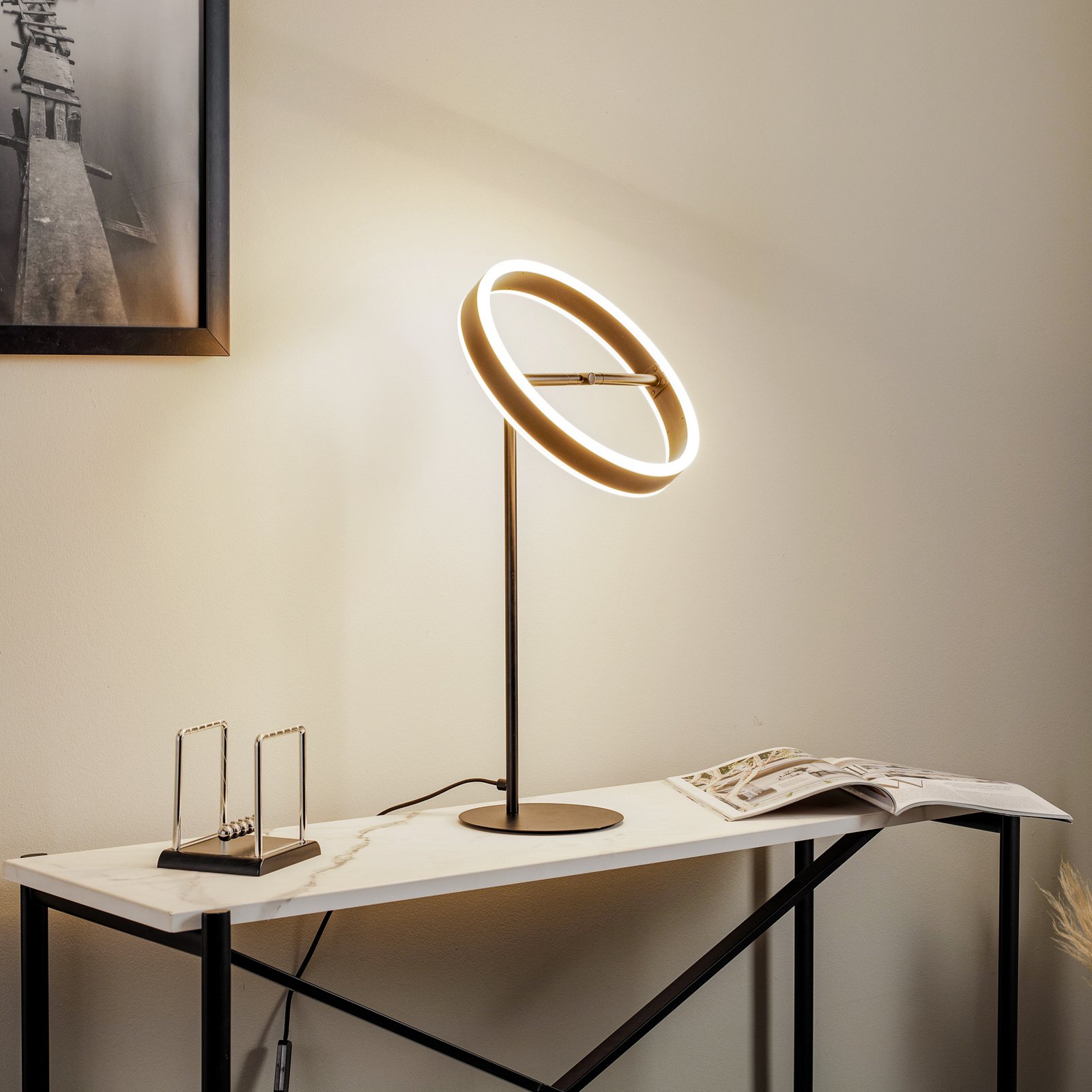 Lampa stołowa LED Lucande Yekta, 3-stopniowa, czarna