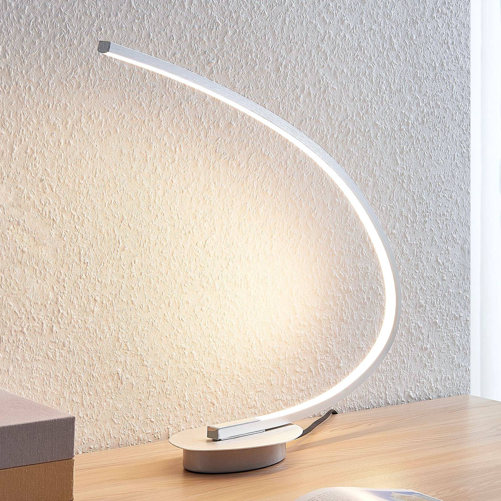 Nalevi LED asztali lámpa, ívelt forma, ezüst