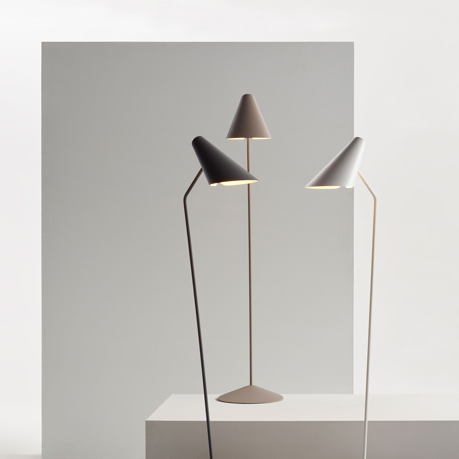 I.Cono 0712 Designer-Stehleuchte, weiß - Vibia