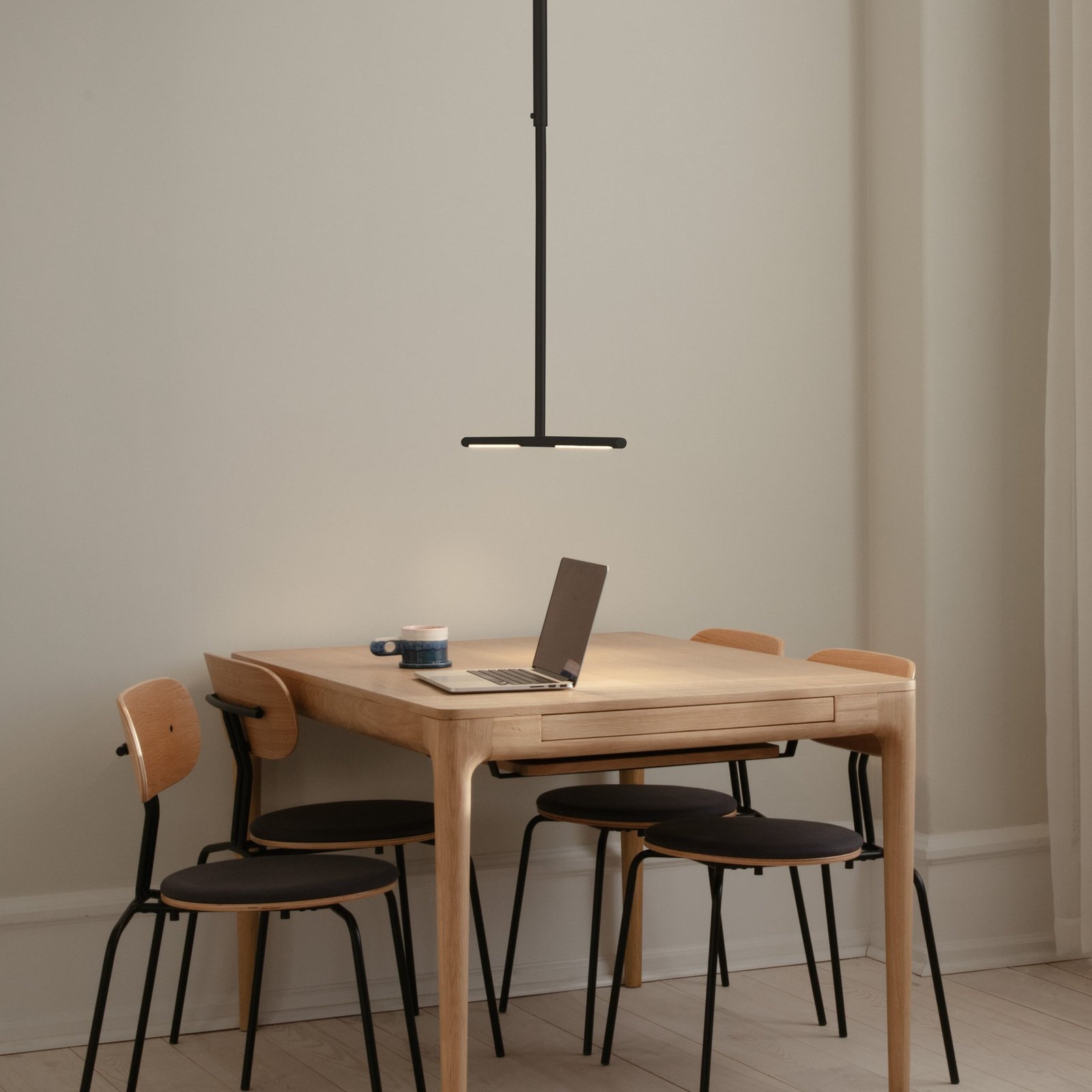 UMAGE LED hanglamp Omni, zwart, 2-lamps, lengte 74 cm