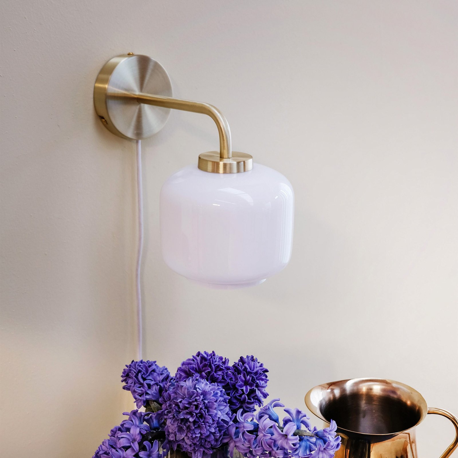 Arp Wall Lamp Ø15 Opal/Brass - DybergLarsen