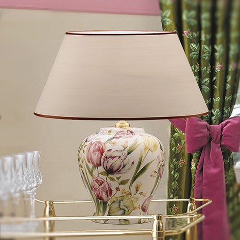 Lampa stołowa Living z kwiatowymi inspiracjami