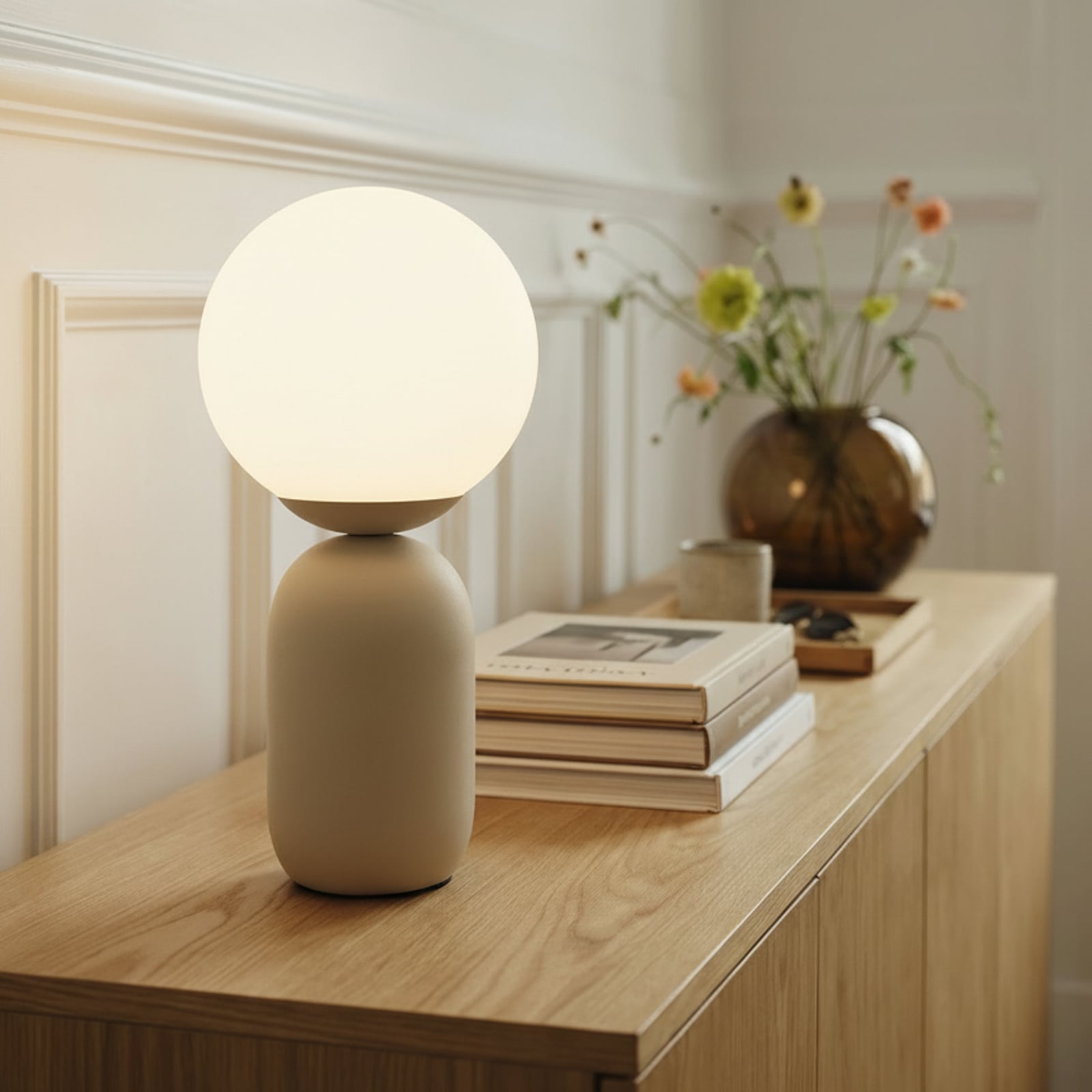 Lindby Tischleuchte Lennes, beige, Glas, Ø 20 cm