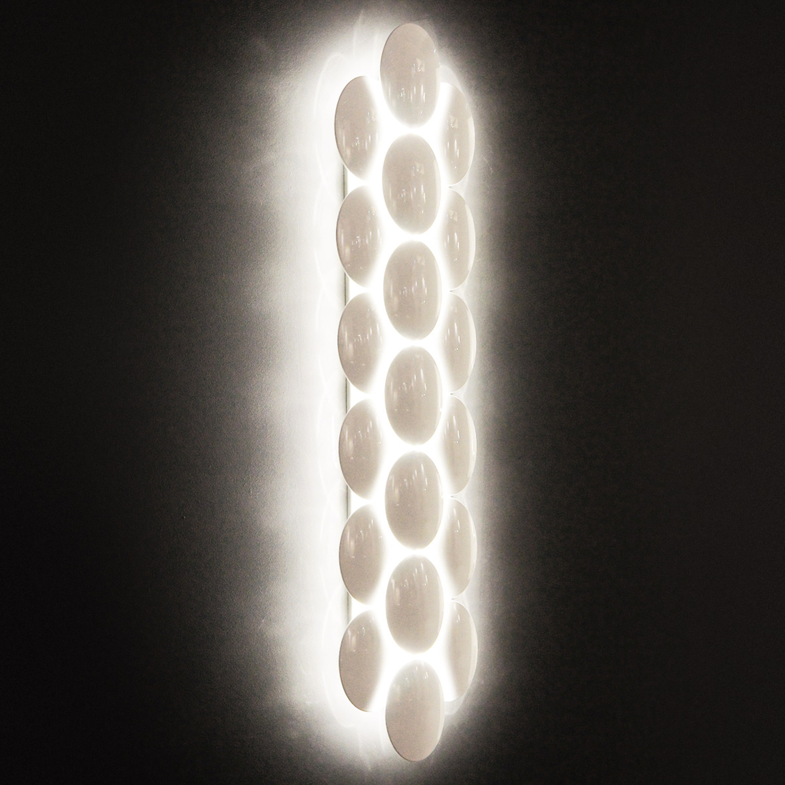 Milan Obolo - himmennet. LED-seinävalaisin 14-lamp