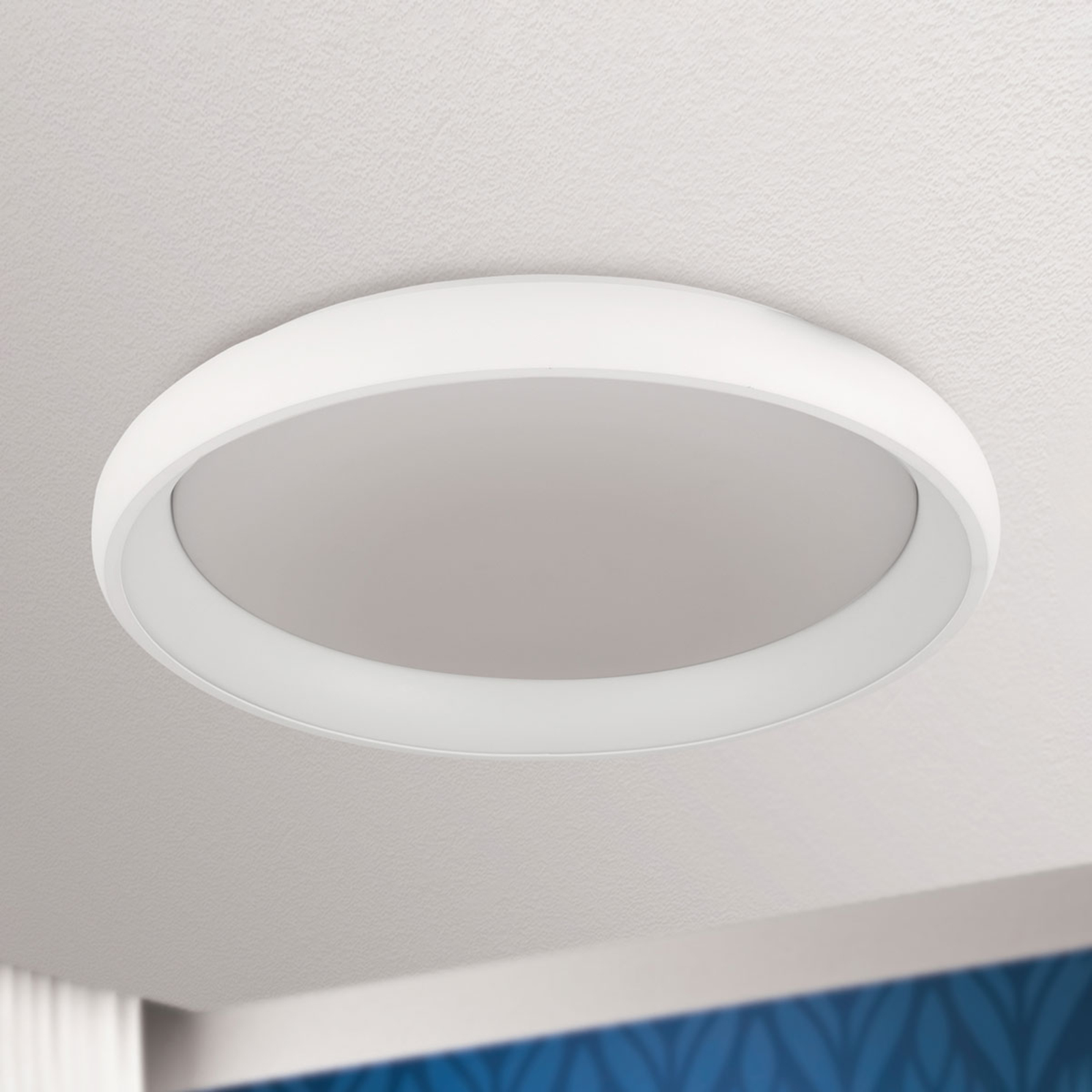 LED-loftlampe Venur, udgang til lyset indeni 61 cm