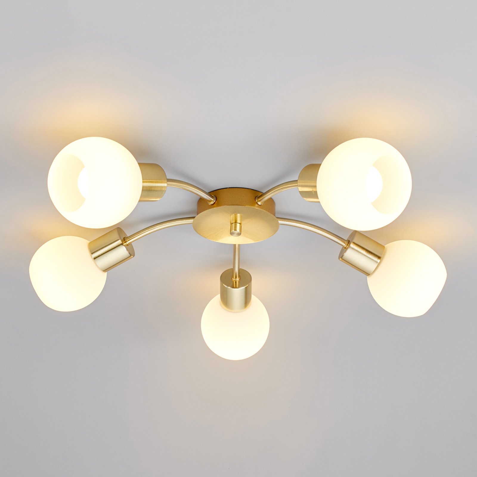 Lindby Elaina - LED ceiling light in brass, 5-bulb, for Living / Dining Room, metal, glass, E14, 4 W, energy efficiency: A+, H: 16 cm
