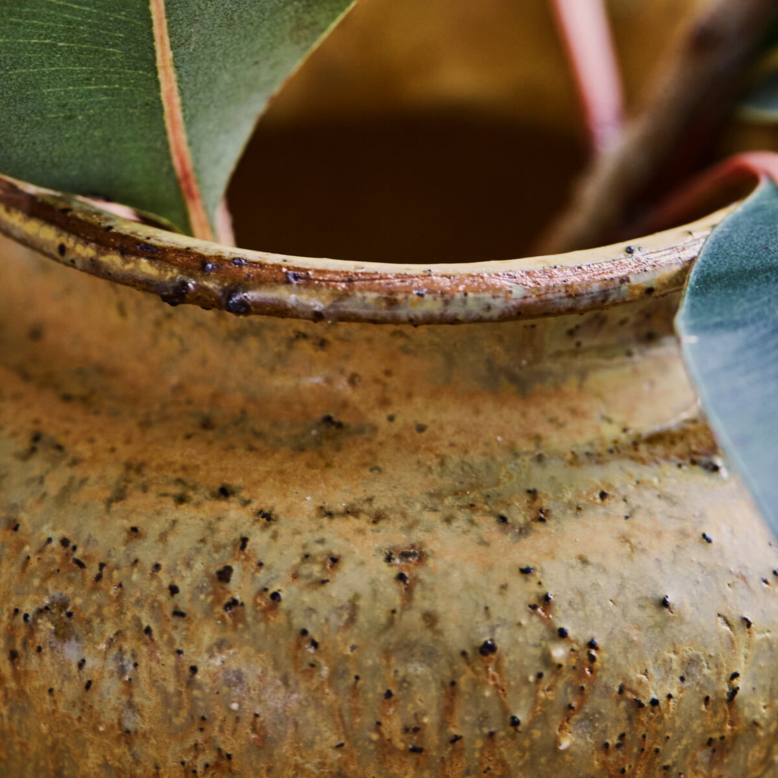 Vaso HDKolo, giallo senape, altezza 9 cm, ceramica - House Doctor