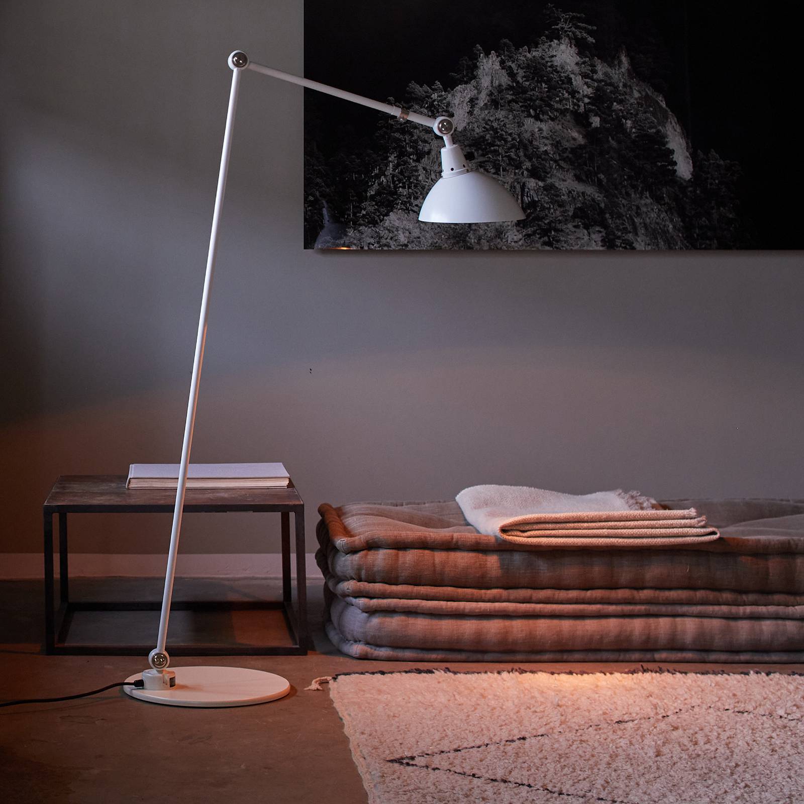 E-shop midgard modulárna stojacia lampa TYPE 556 biela 140 cm