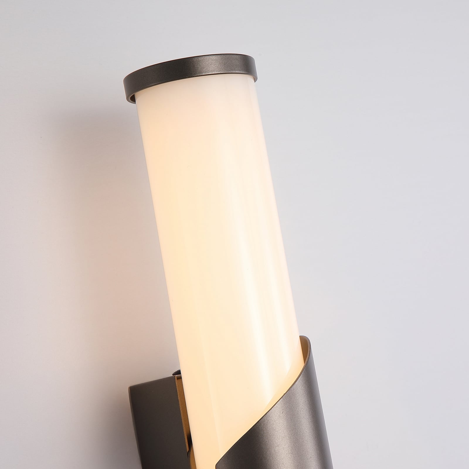 LED-Wandleuchte Wrap, IP44, bronze, Metall, Glas, 3.000 K
