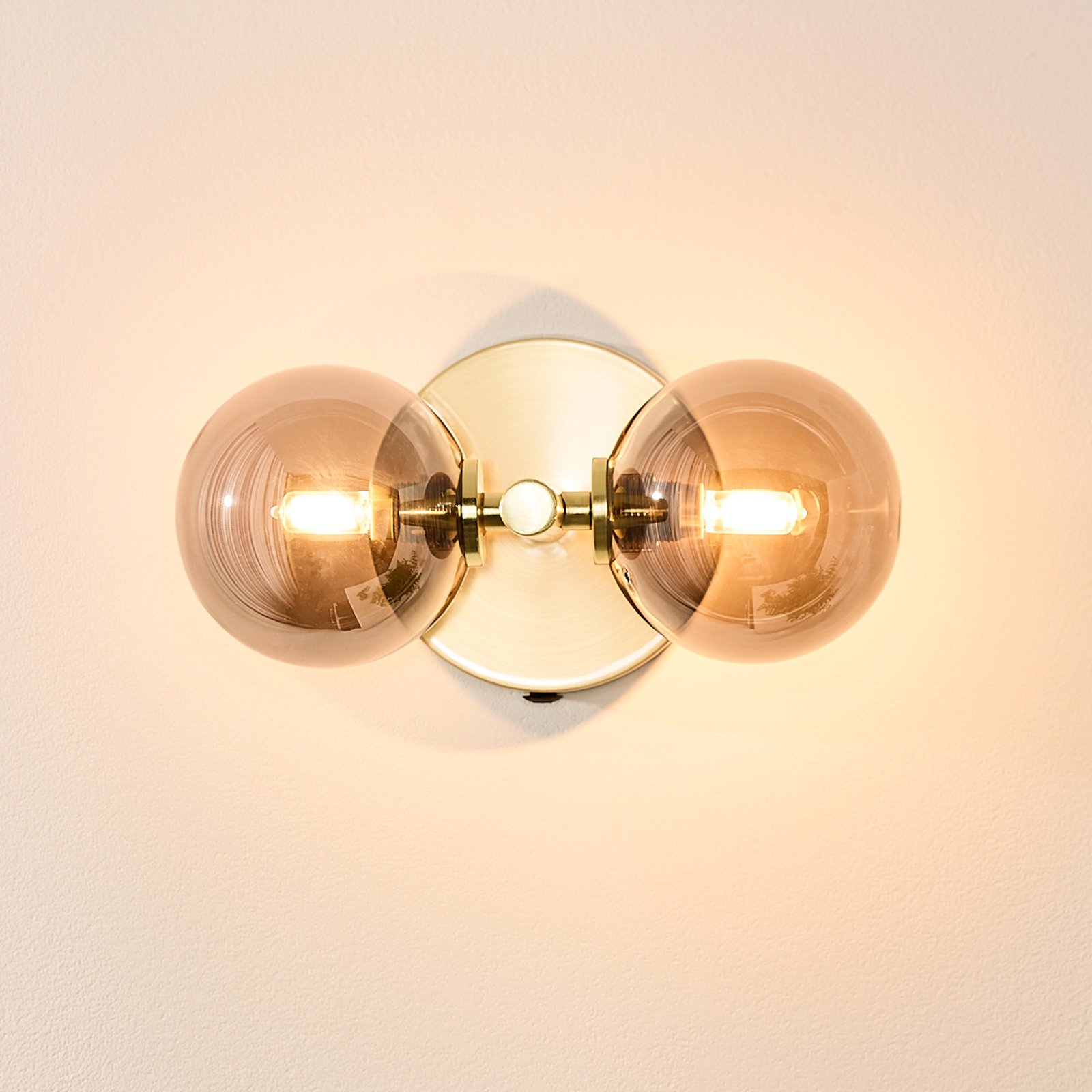 Tycho wall light, 2-bulb, gold/smoky grey