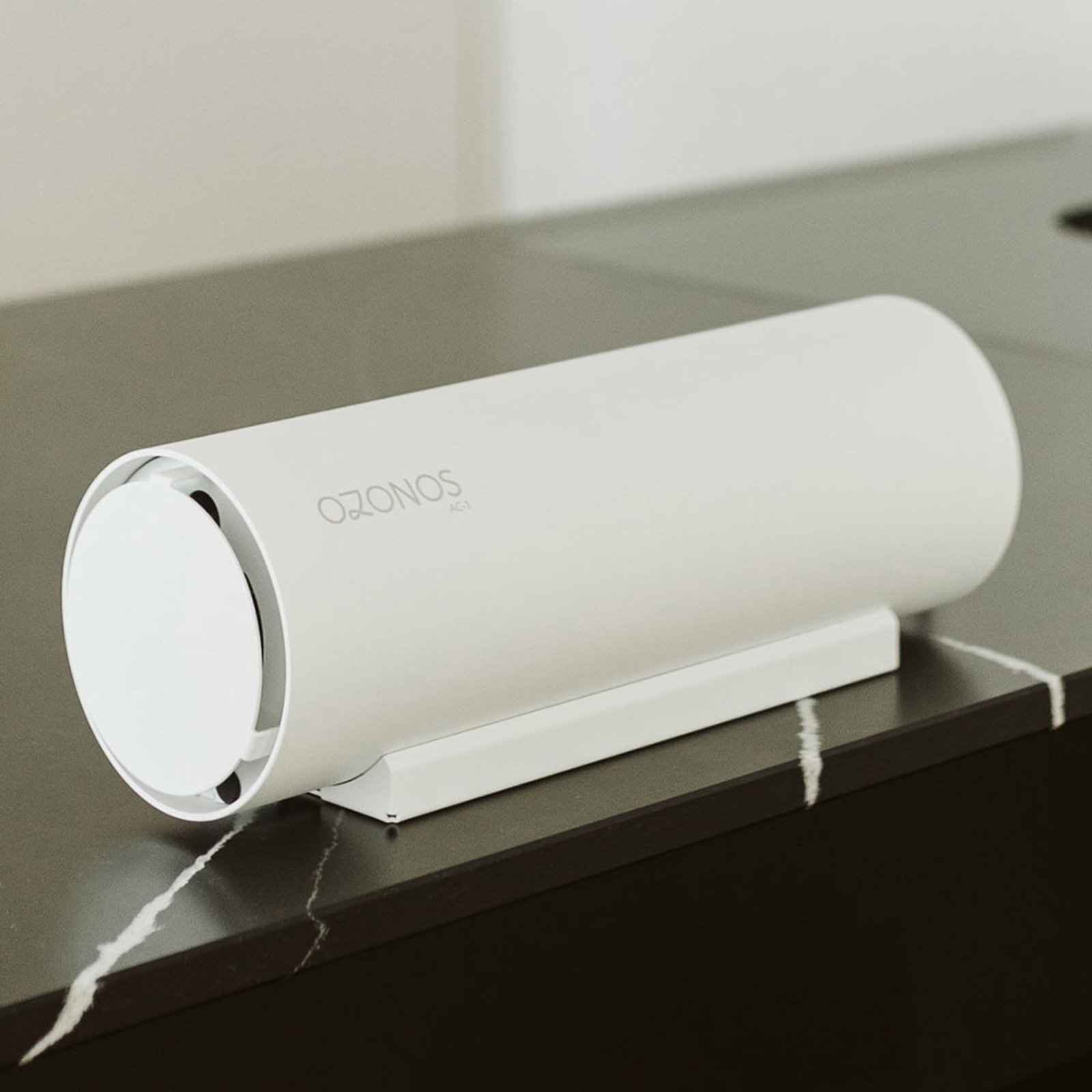 Ozonos AC-1 air purifier, 0.048 ppm O3, white