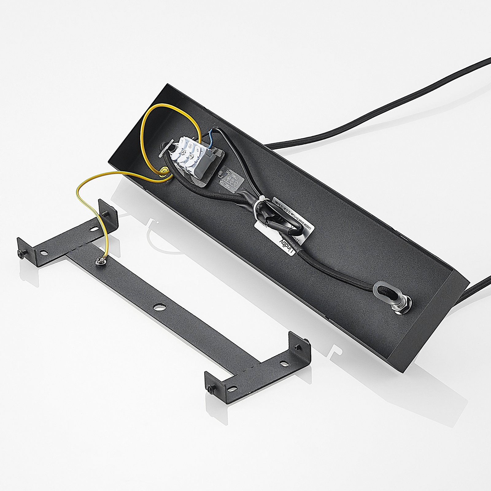 Trebale 3 Pendant Black/Wood - Lindby