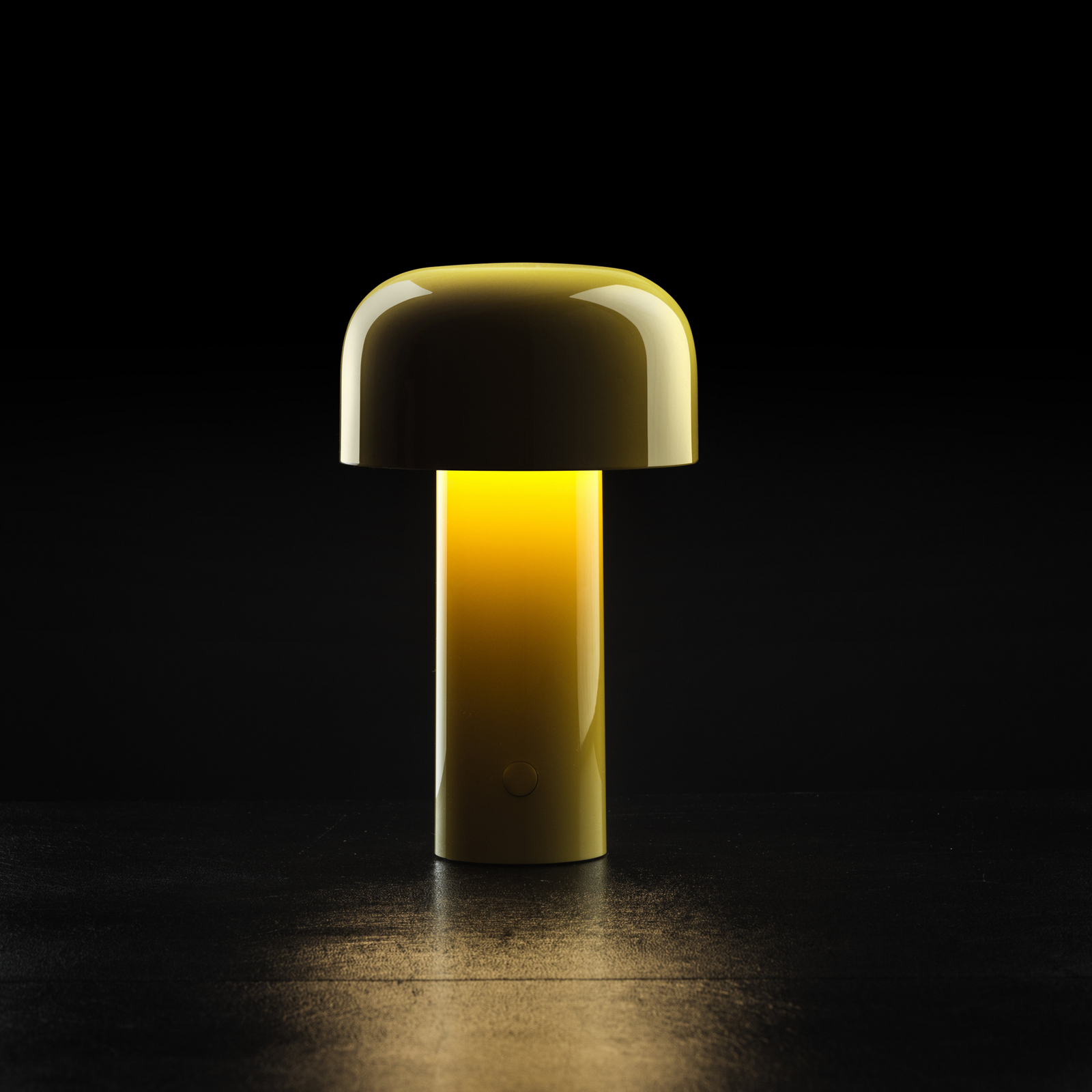 Flos LED-Akku-Tischlampe Bellhop, gelb, 21 cm, dim., IP54 Flos LED-Akku-Tischlampe Bellhop, gelb, 21 cm, dim., IP54