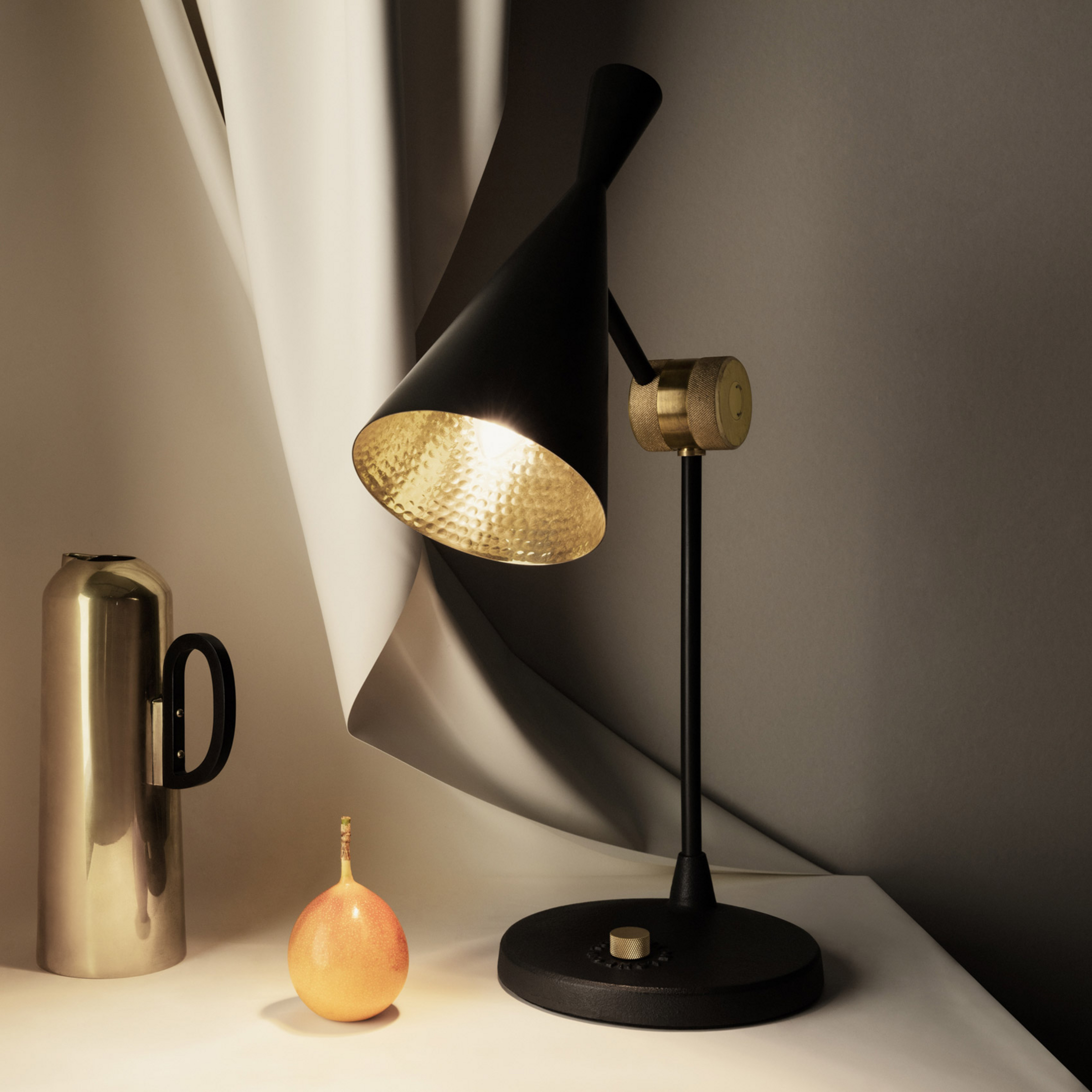 Beat Lampe de Table Matt Black/Brass - Tom Dixon