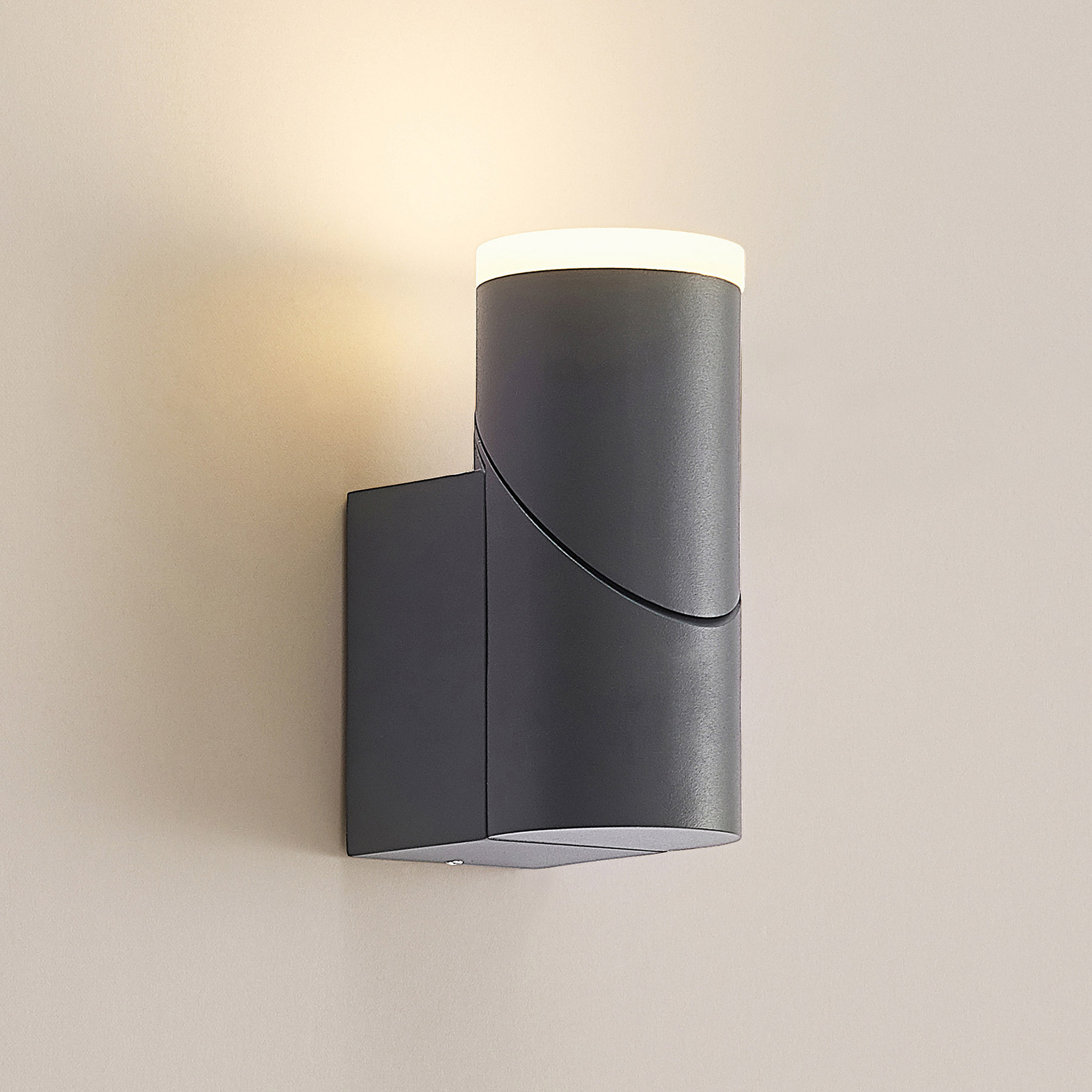 Lindby Aspyn LED outdoor wall light, 1-bulb
