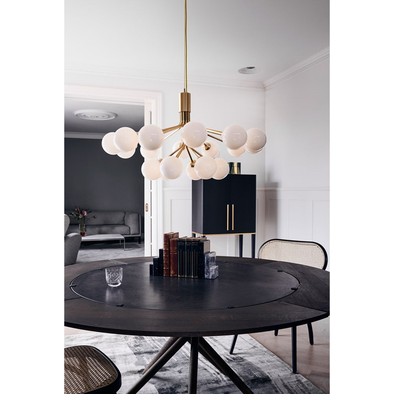 Apiales 18 Chandelier Brushed Brass/Opal White - Nuura