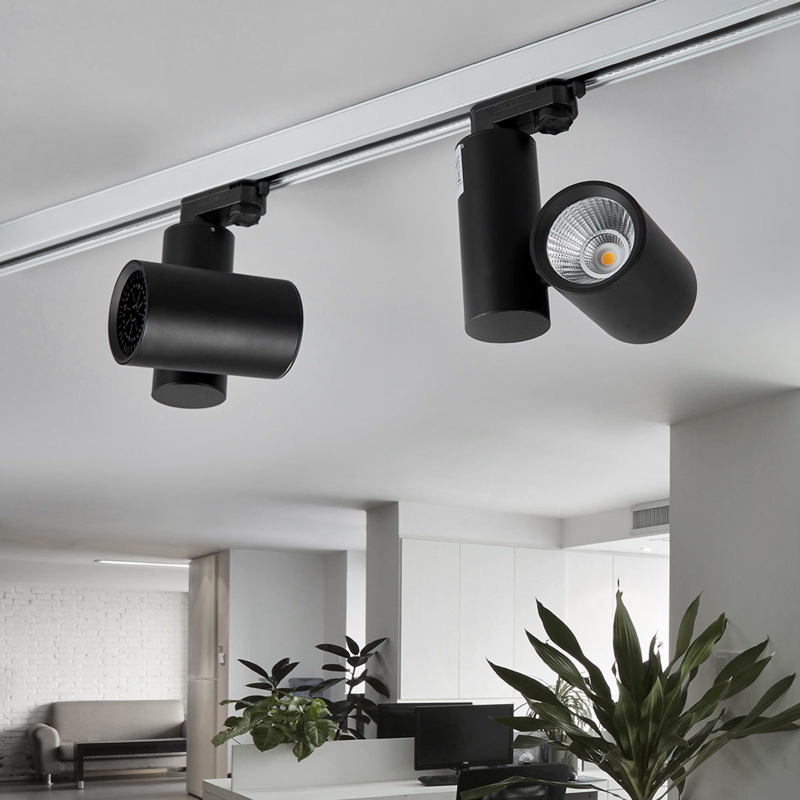 Svart LED spot Giol til skinnesystem | Lampegiganten.no Svart LED spot Giol til skinnesystem | Lampegiganten.no