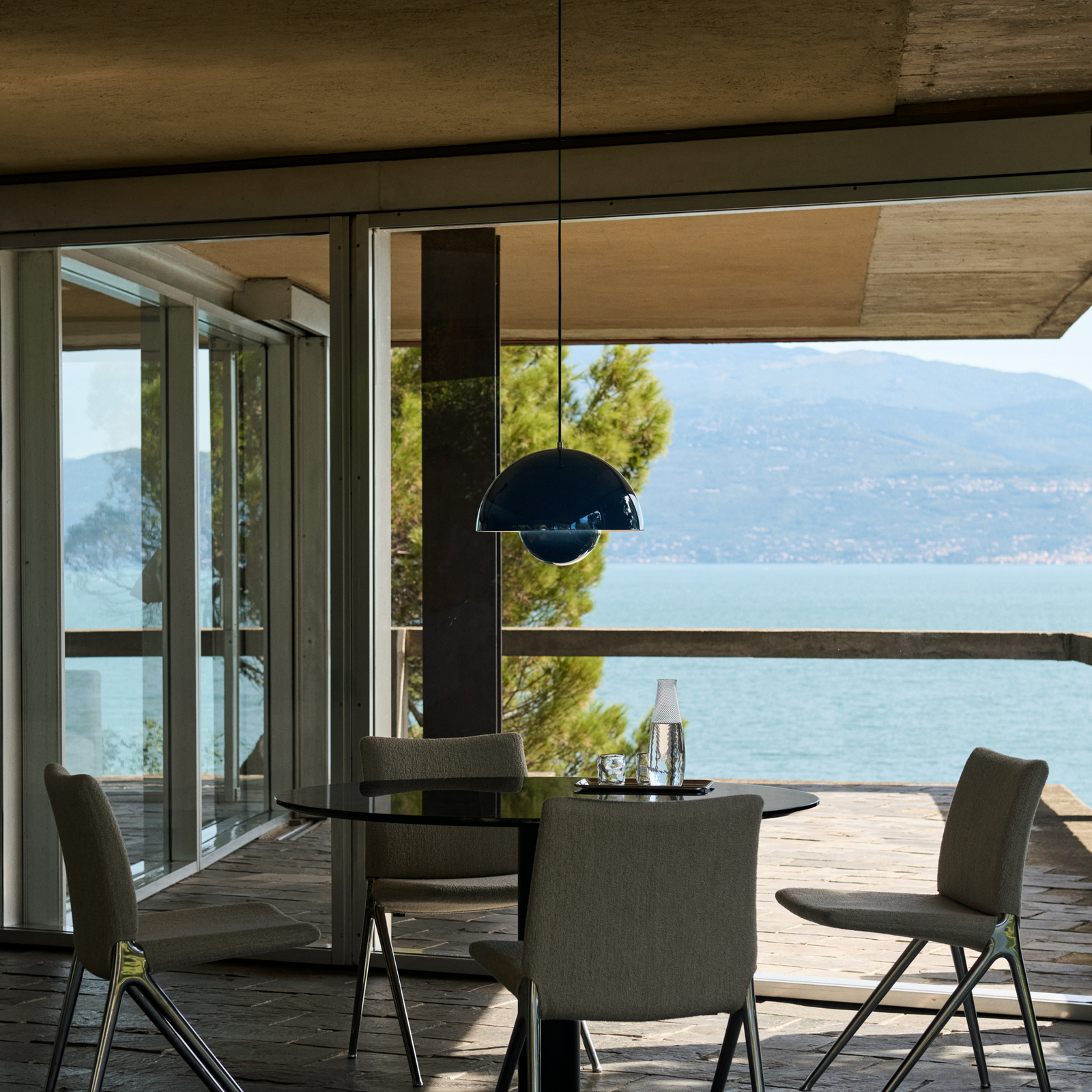 Suspension Flowerpot VP7, Ø 37 cm, bleu acier - &TRADITION Suspension Flowerpot VP7, Ø 37 cm, bleu acier - &TRADITION