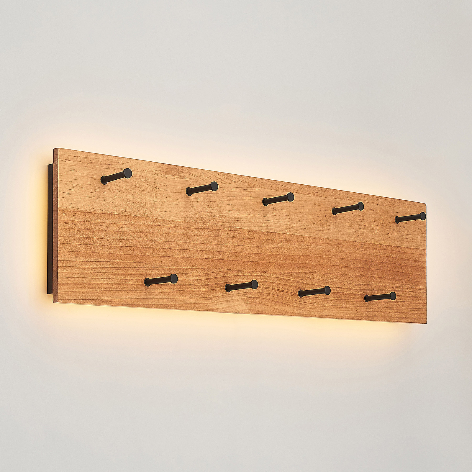 Lindby Loana LED-tre-garderobe, 9 kroker
